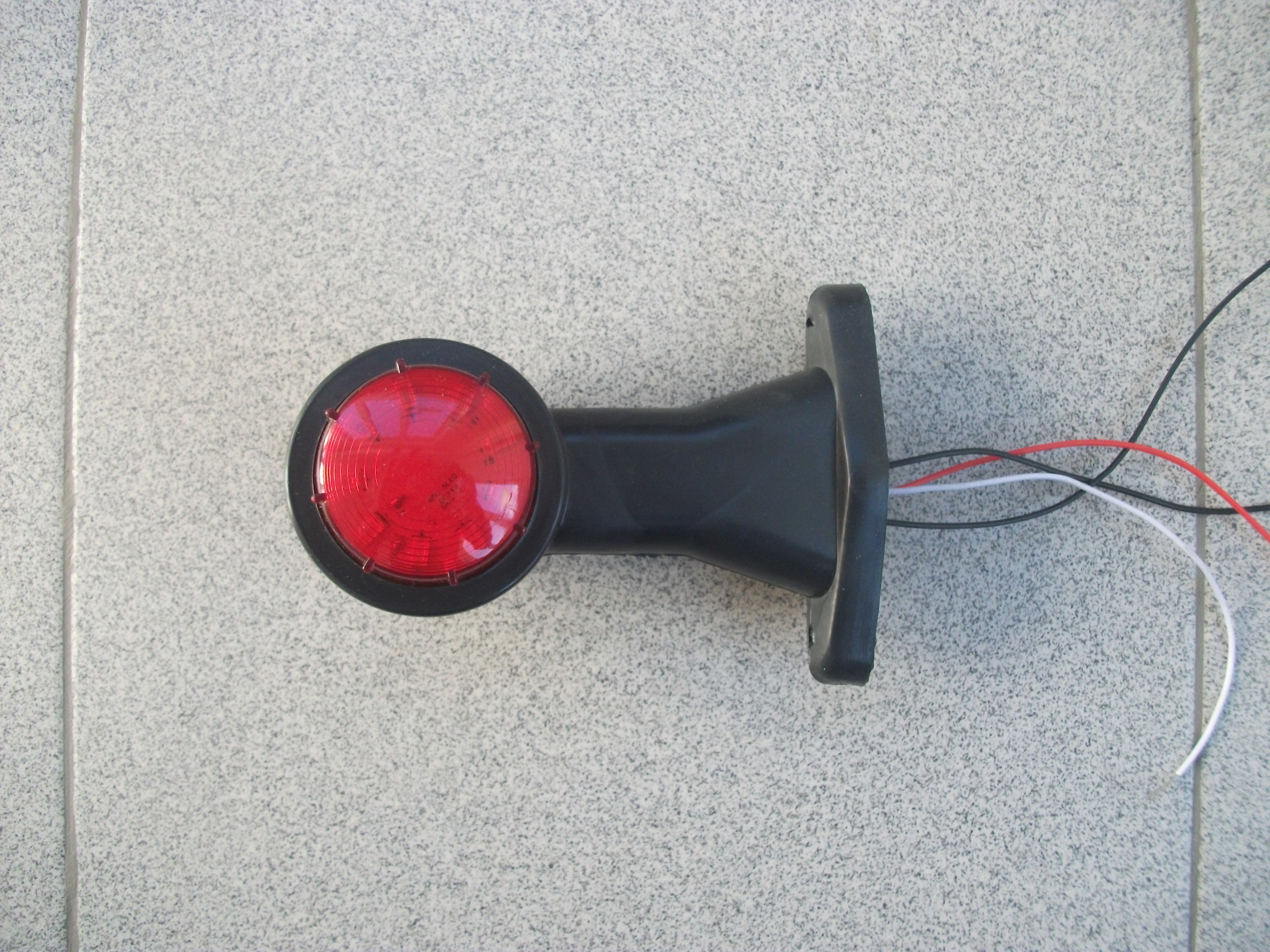 Фонарь   Габаритный   (РОЖКИ)    прямой     ФГ-13-04.3716 LED красно\белый бегающий