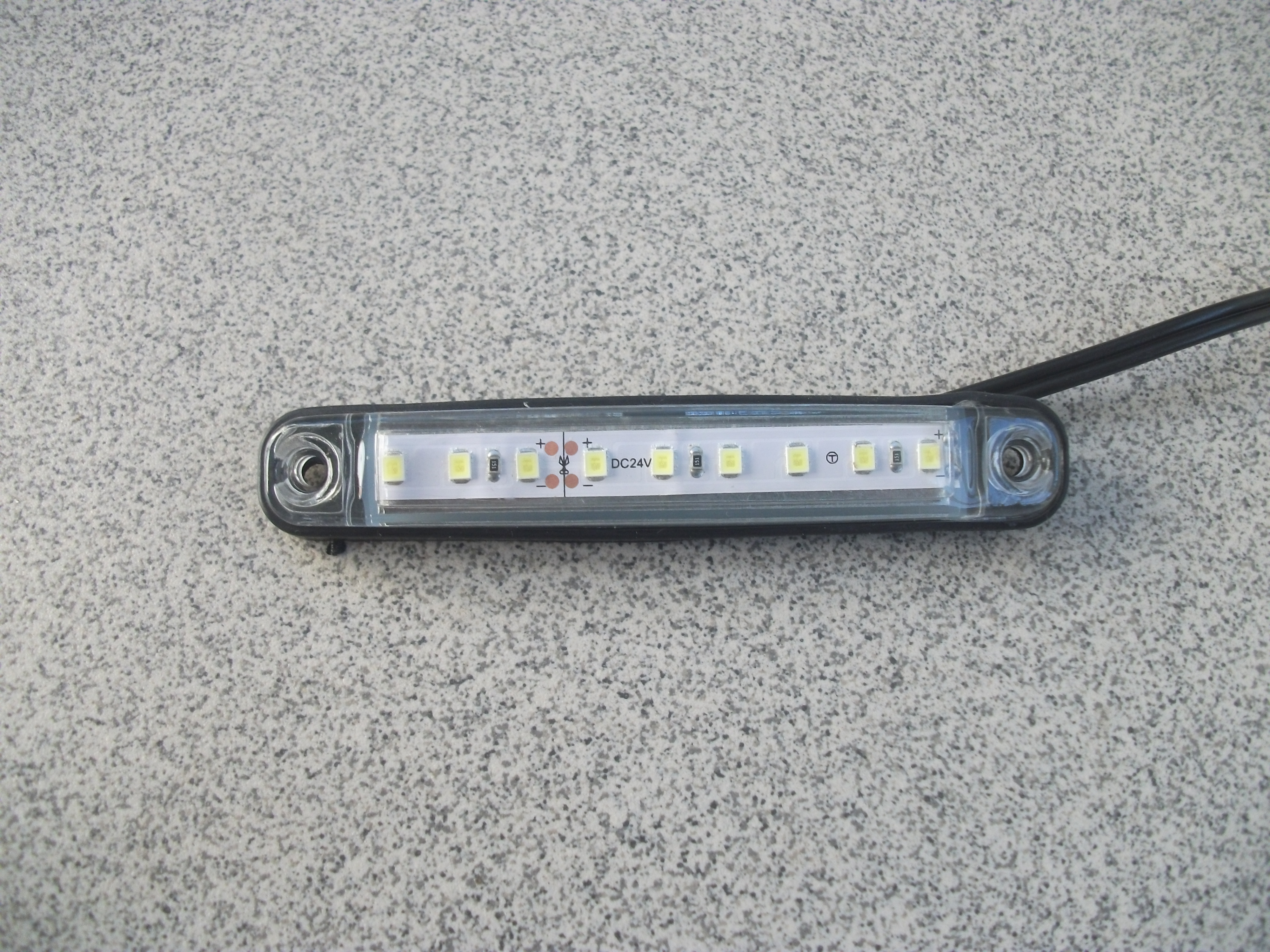 Фонарь   Габаритный  контурный   диодный       9 SMD   24v   Белый    УЗКИЙ