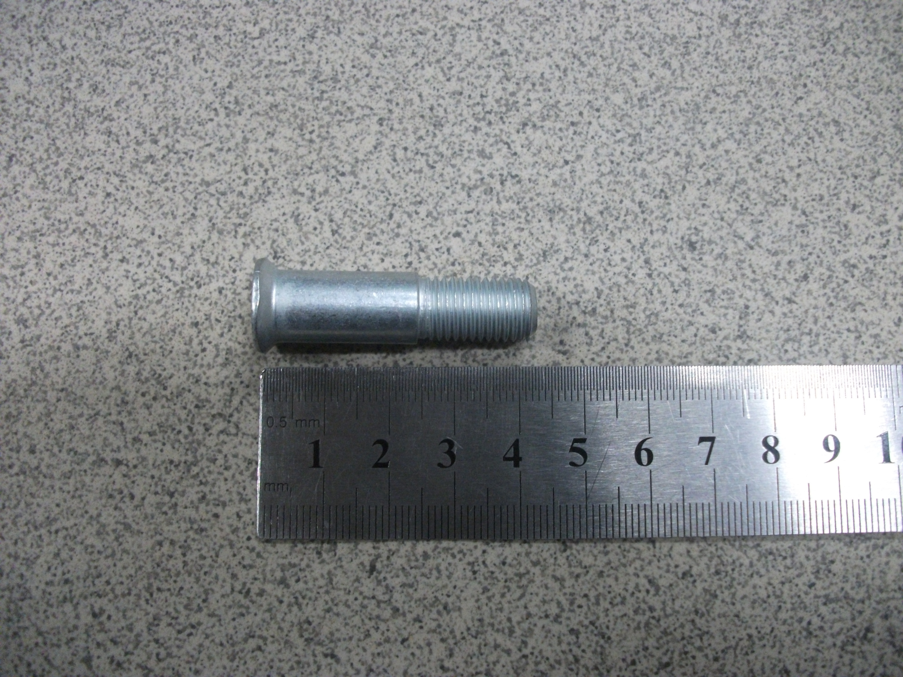 Палец  М10*42 петли двери '2108-10' с/о