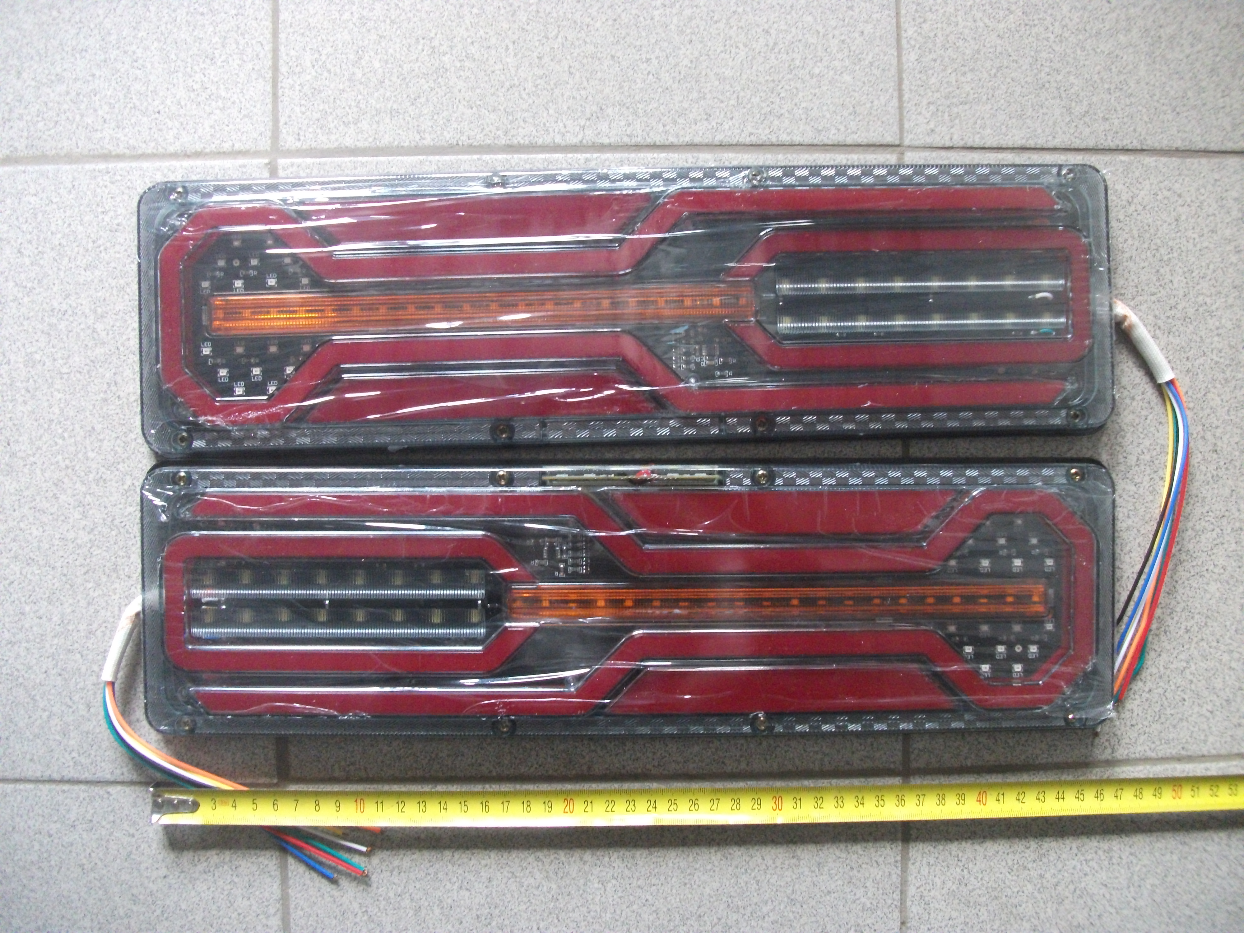 Фонарь задний  LED  универсальный  46 см    W-0016  12-24V
