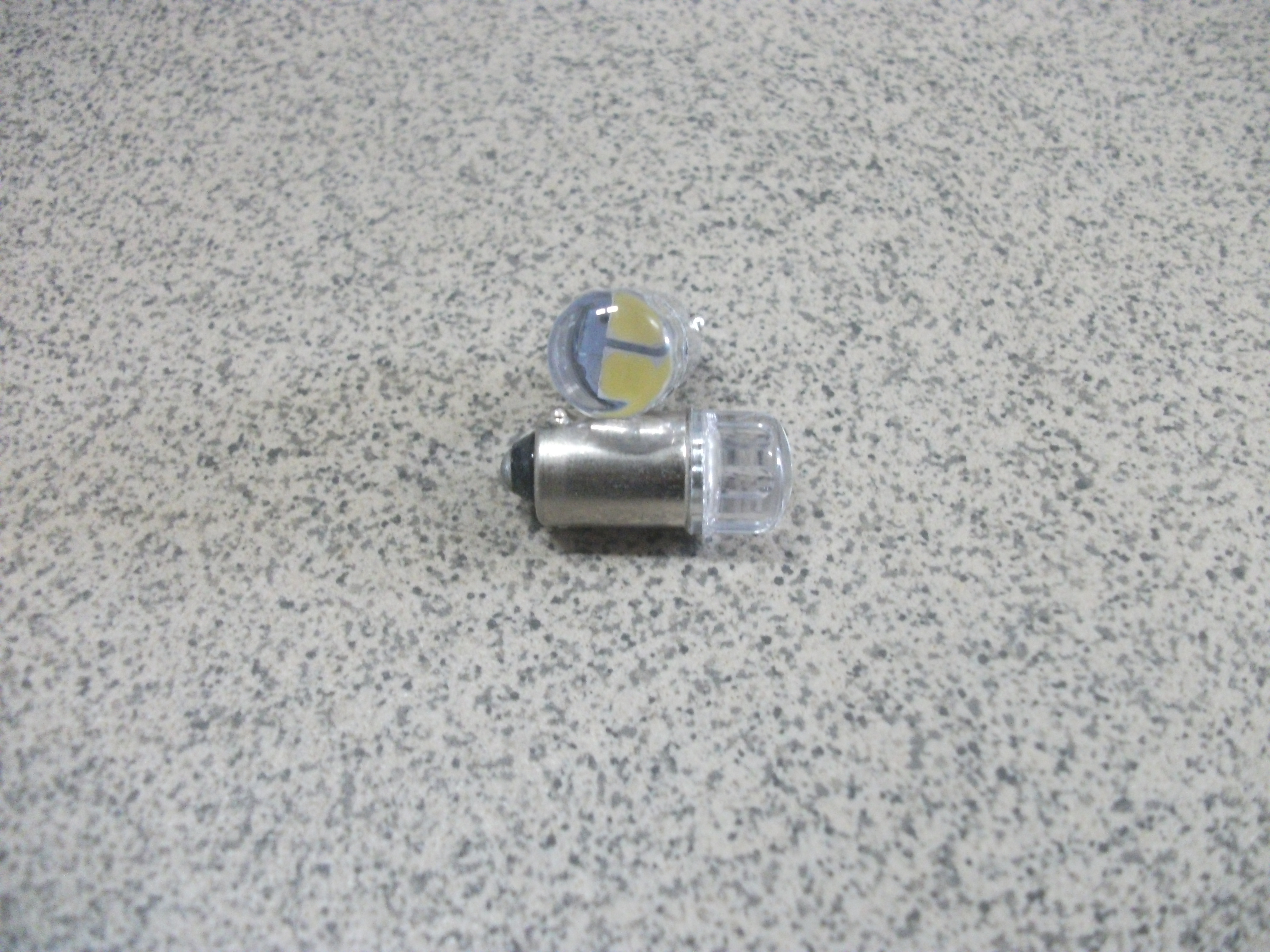 T 8 Светодиод  2 SMD   хрусталь