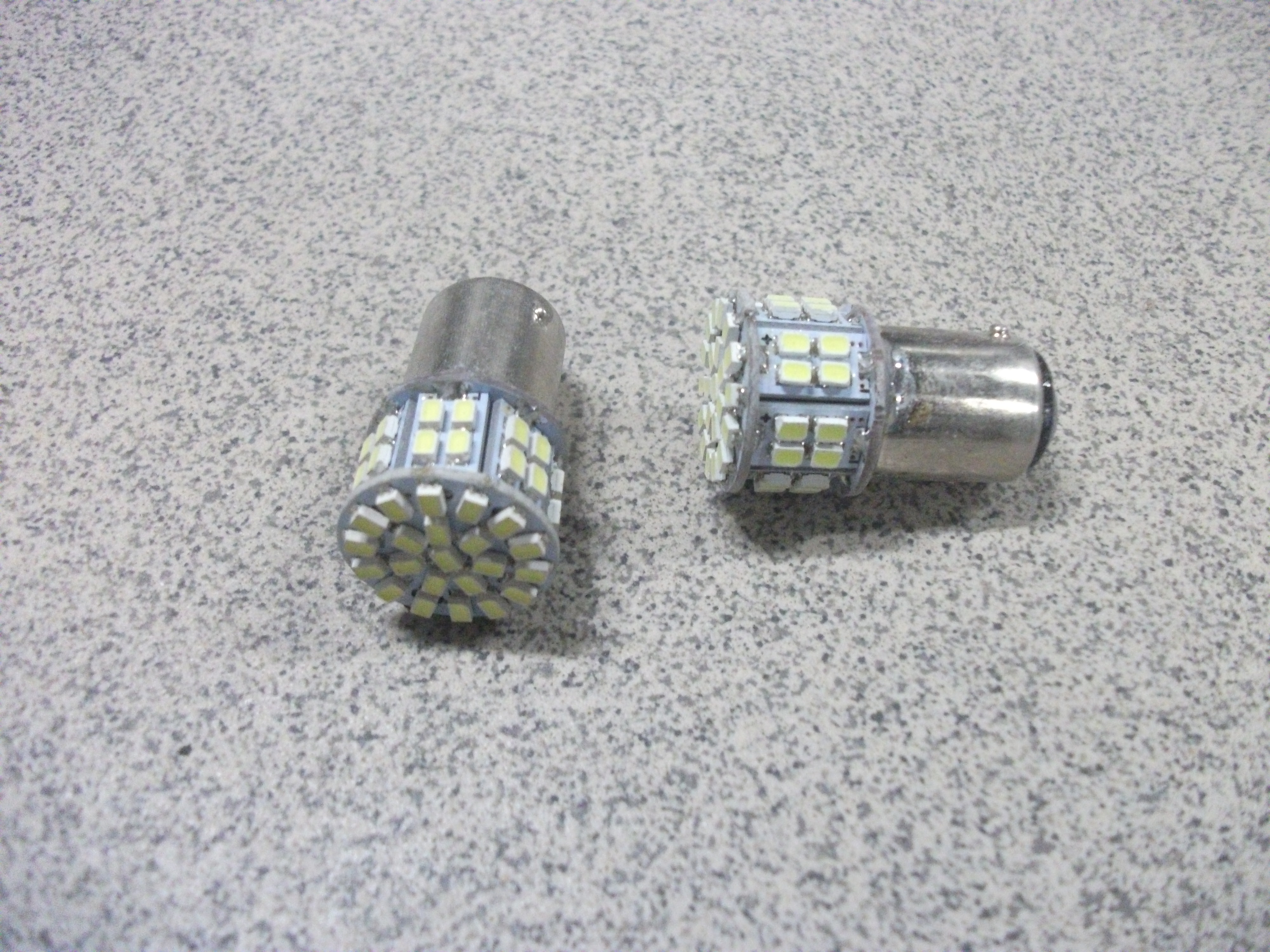 S 25 Светодиод  2-х контактный 26 SMD + 28 SMD     24V