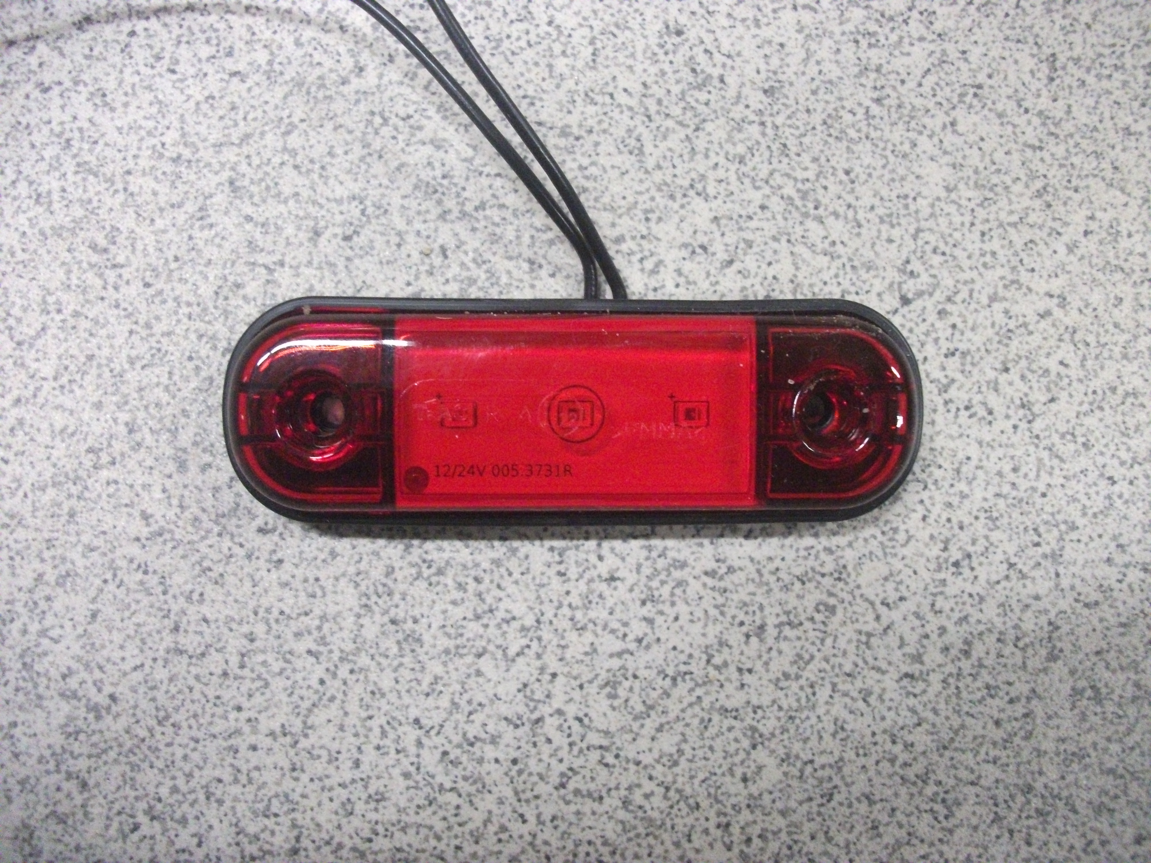 Фонарь   Габаритный  контурный   диодный   КРАСНЫЙ   ан.ОГ-40  (3 диода)(12-24V)  SLIM  014.3731-06