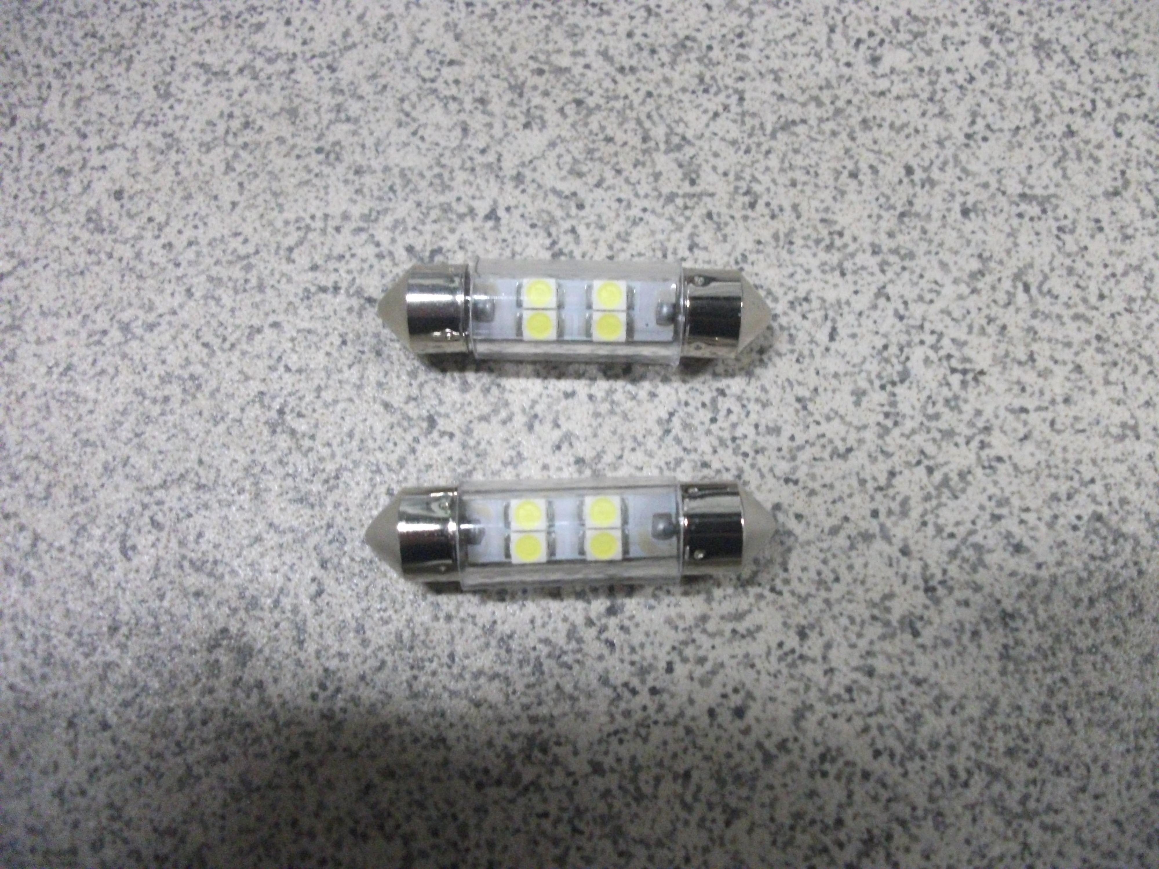 T11 Светодиод  салонный(4 SMD) 24v  36 S8.5 (3528)  белый