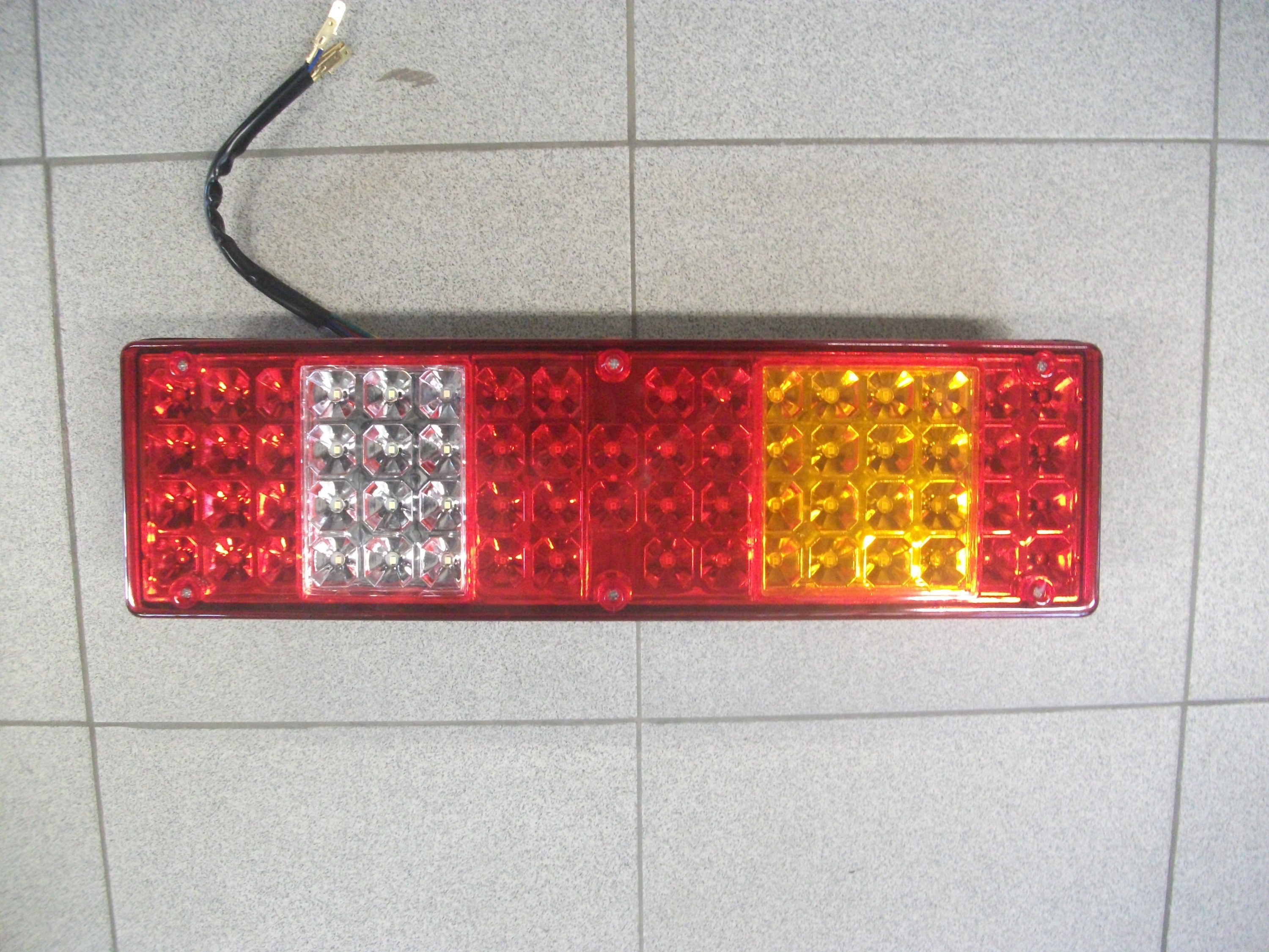 Фонарь задний  МАЗ  правый  LED   с АМР разъём  24v