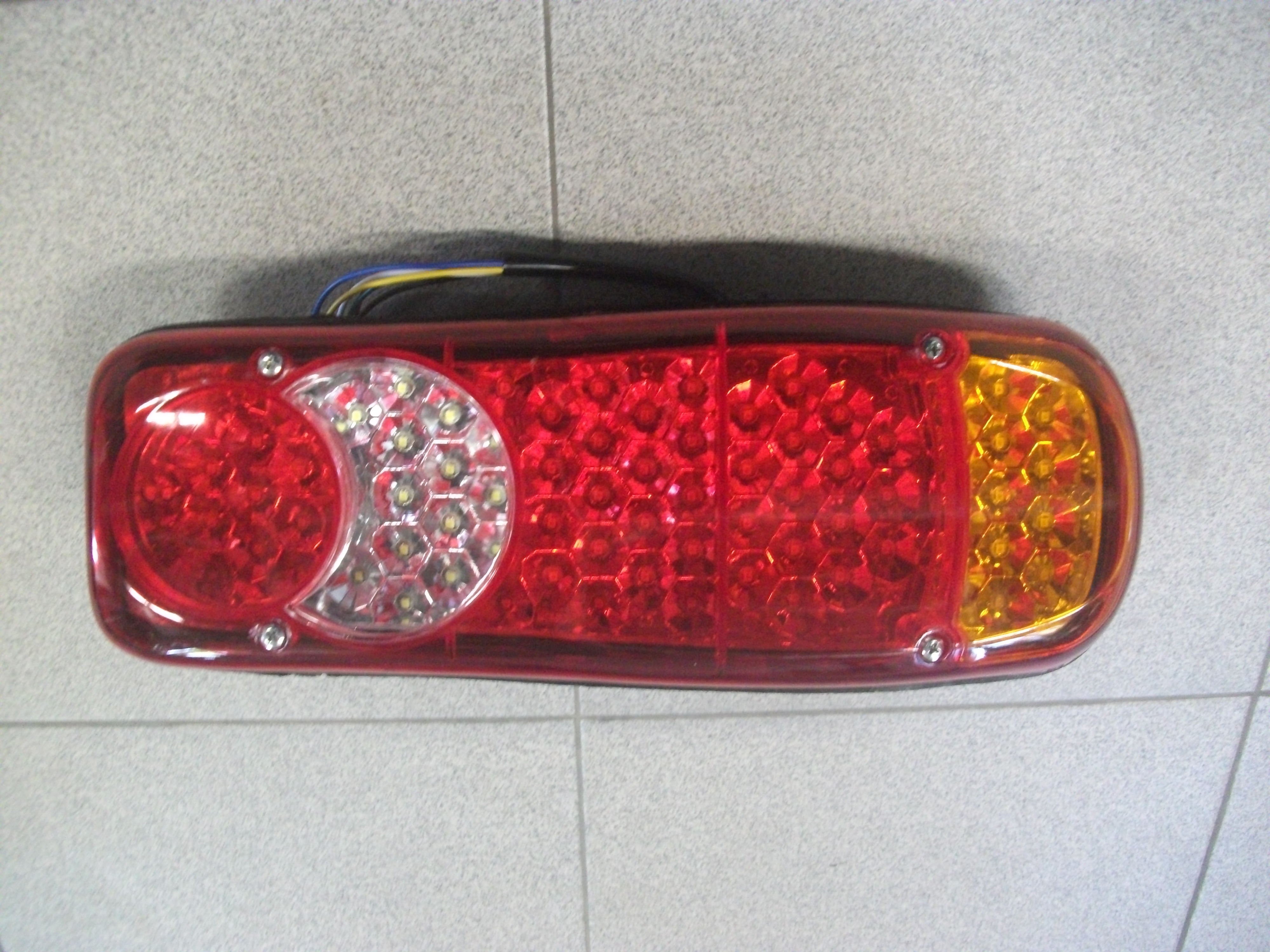 Фонарь задний  RENAULT  DAF  правый  LED с кабелем