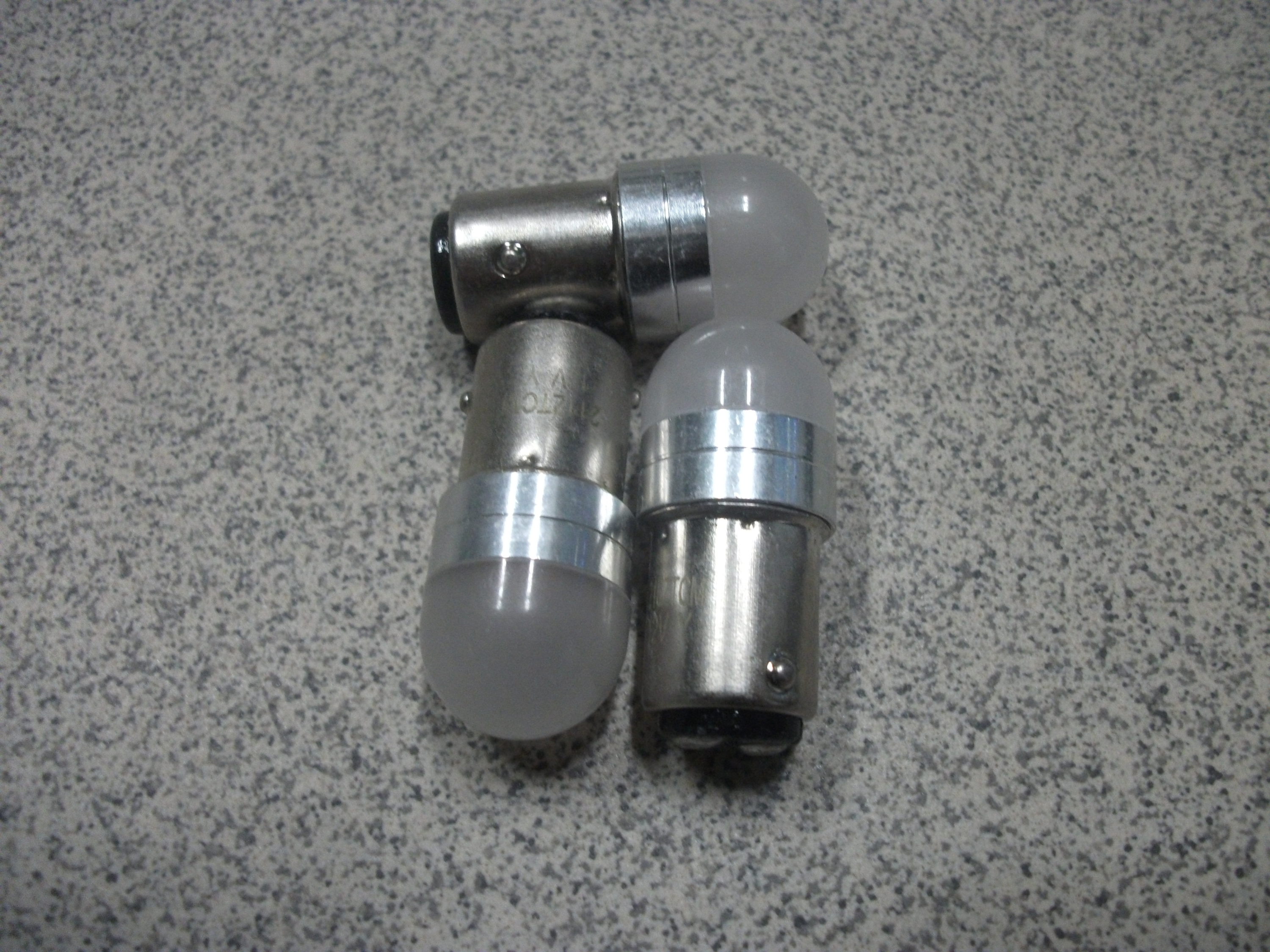 S 25 Светодиод  2-х контактный    ЖЕЛТЫЙ   под  OSRAM