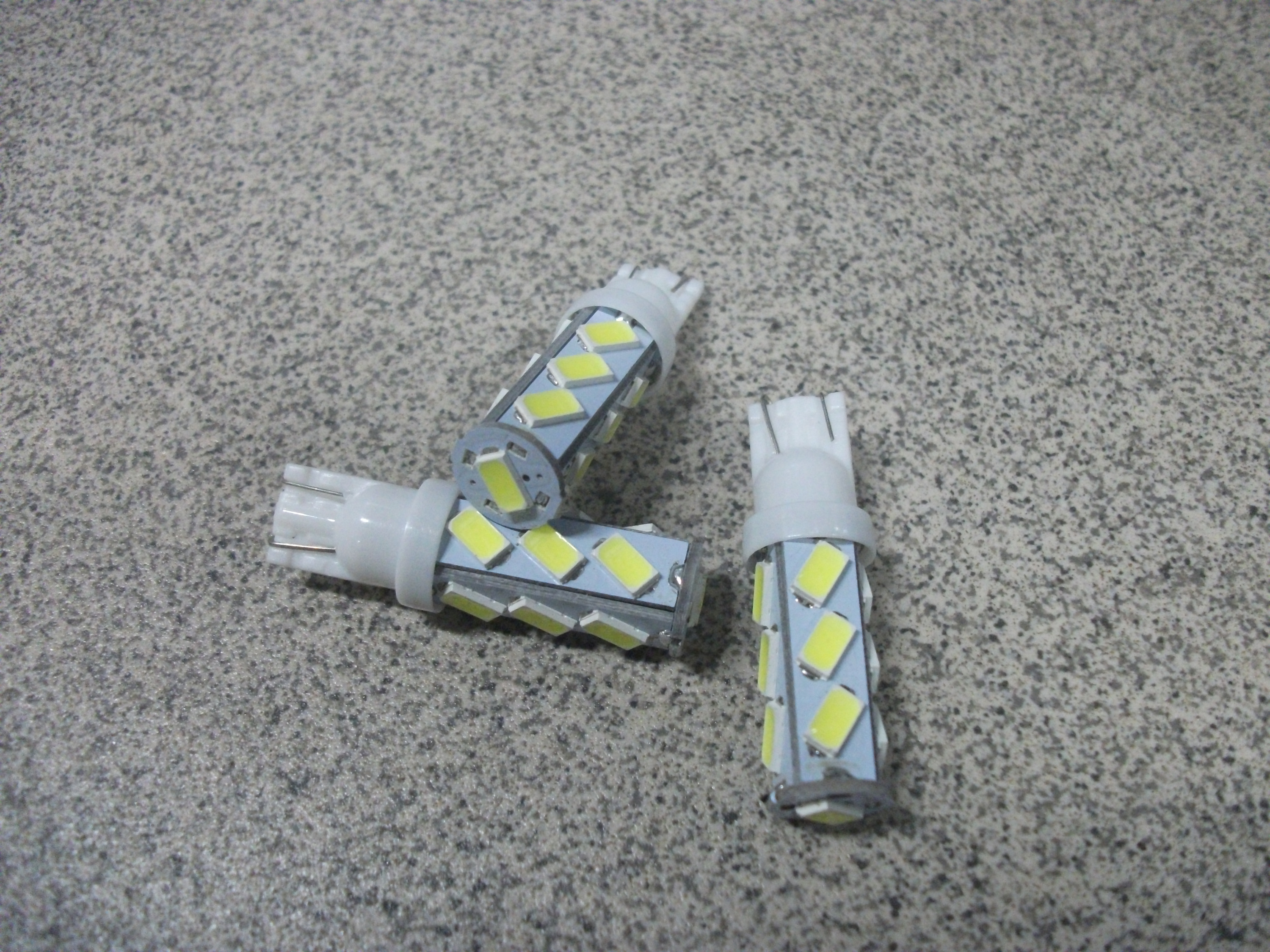 T10-БЦ Светодиод  12 SMD + 1 SMD