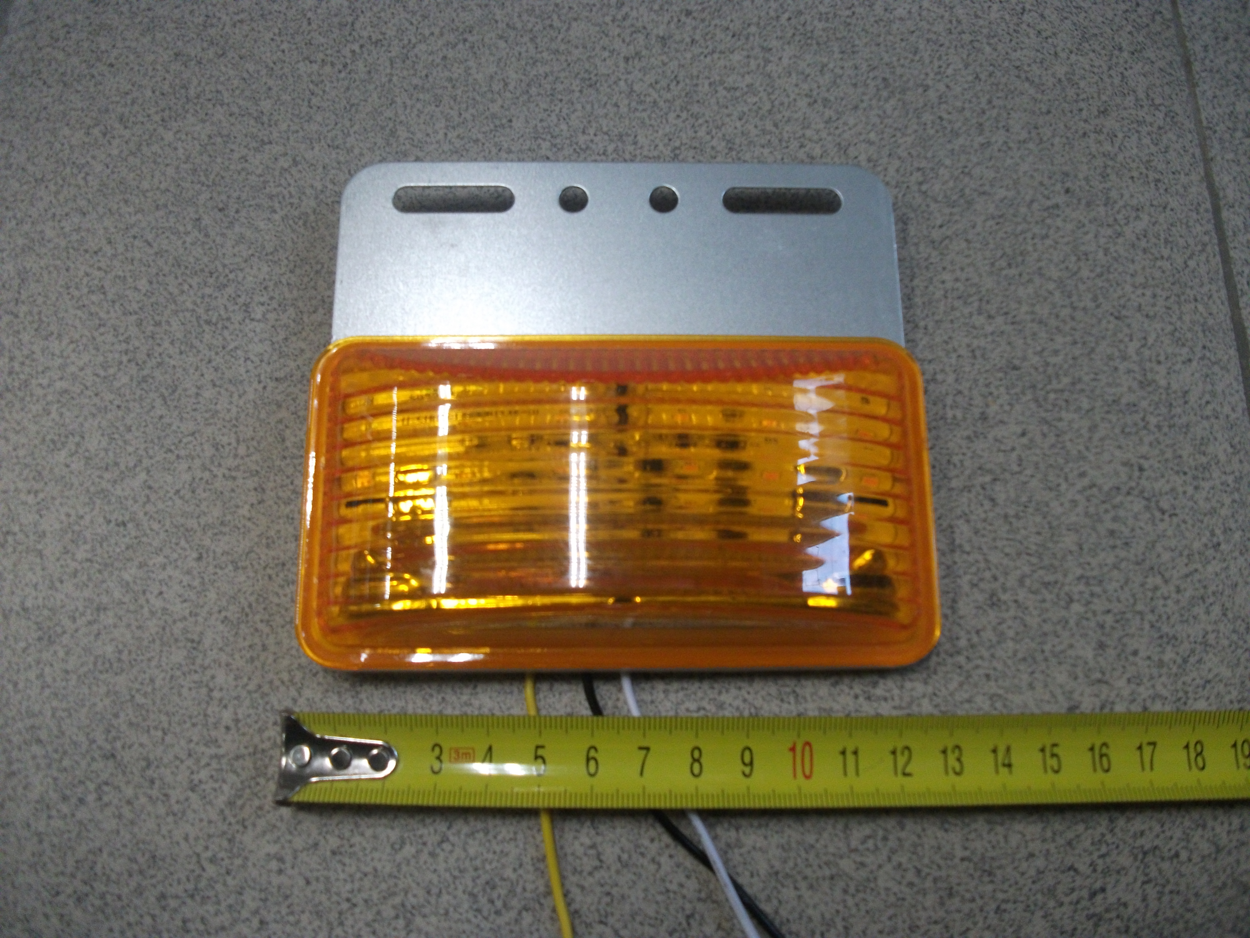Фонарь   Габаритный   с  Подсветкой колеса  12-24v  LED  КА-7001-12-24v