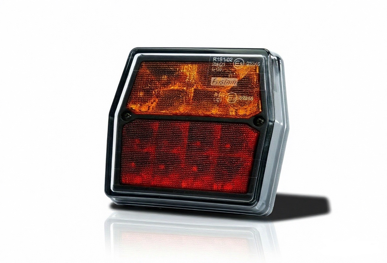 Фонарь задний  LED с кабелем универсальный    FRISTOM   12V  FT-222 T LED