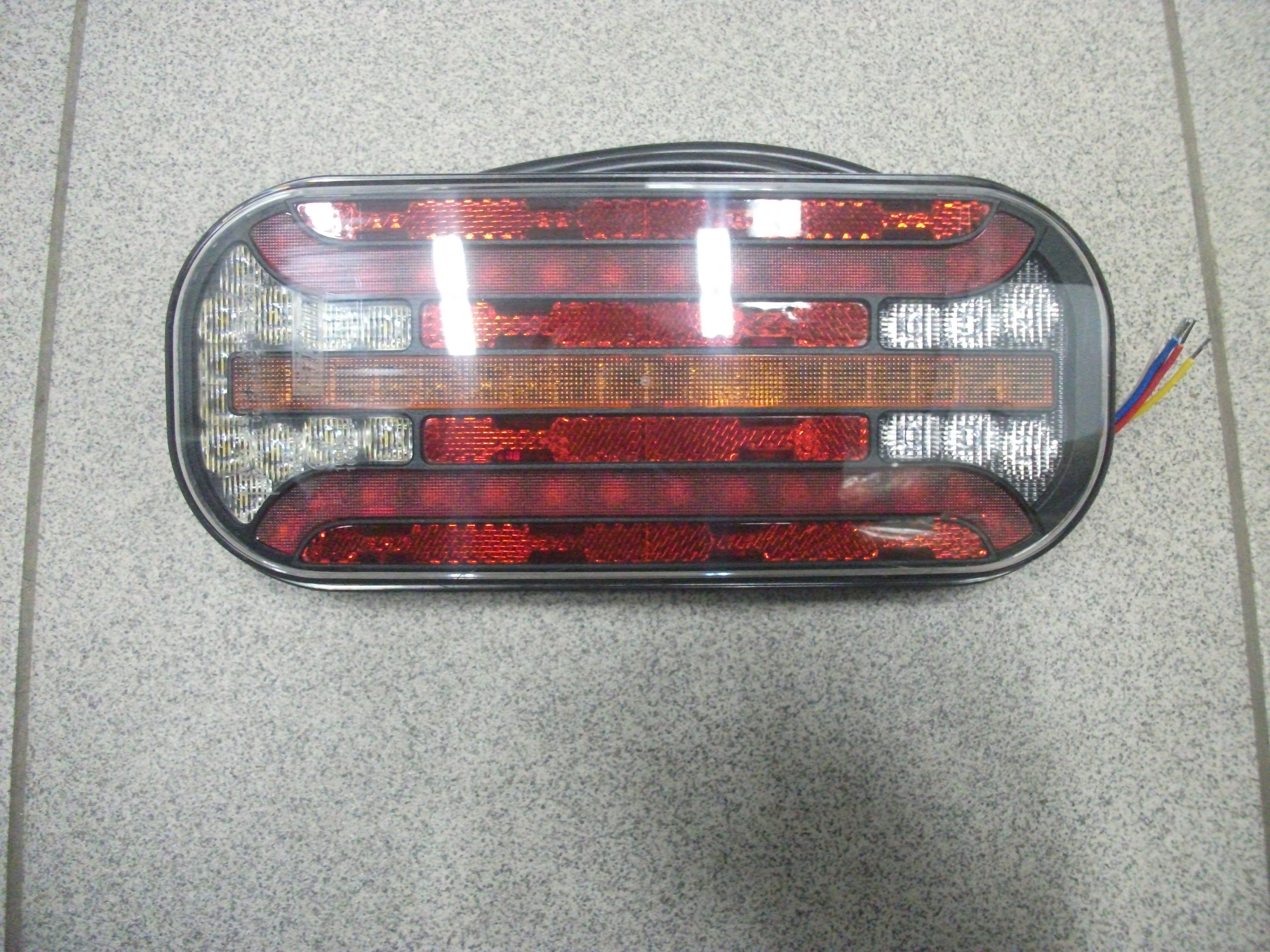 Фонарь задний  LED с кабелем универсальный    FRISTOM   12V/36V  FT230NTCOFLEDDI