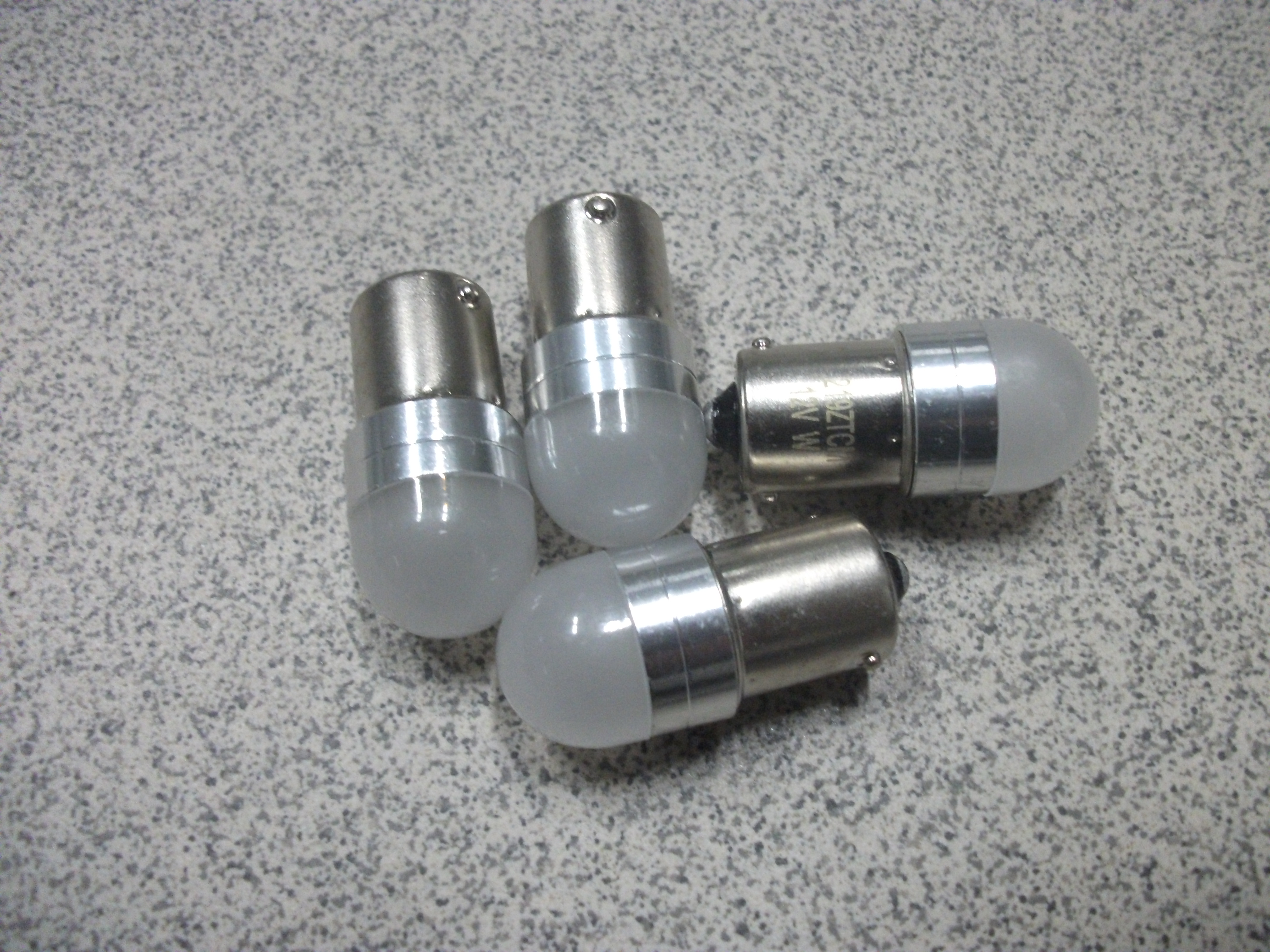 S 25 Светодиод  1-но контактный    БЕЛЫЙ   под  OSRAM