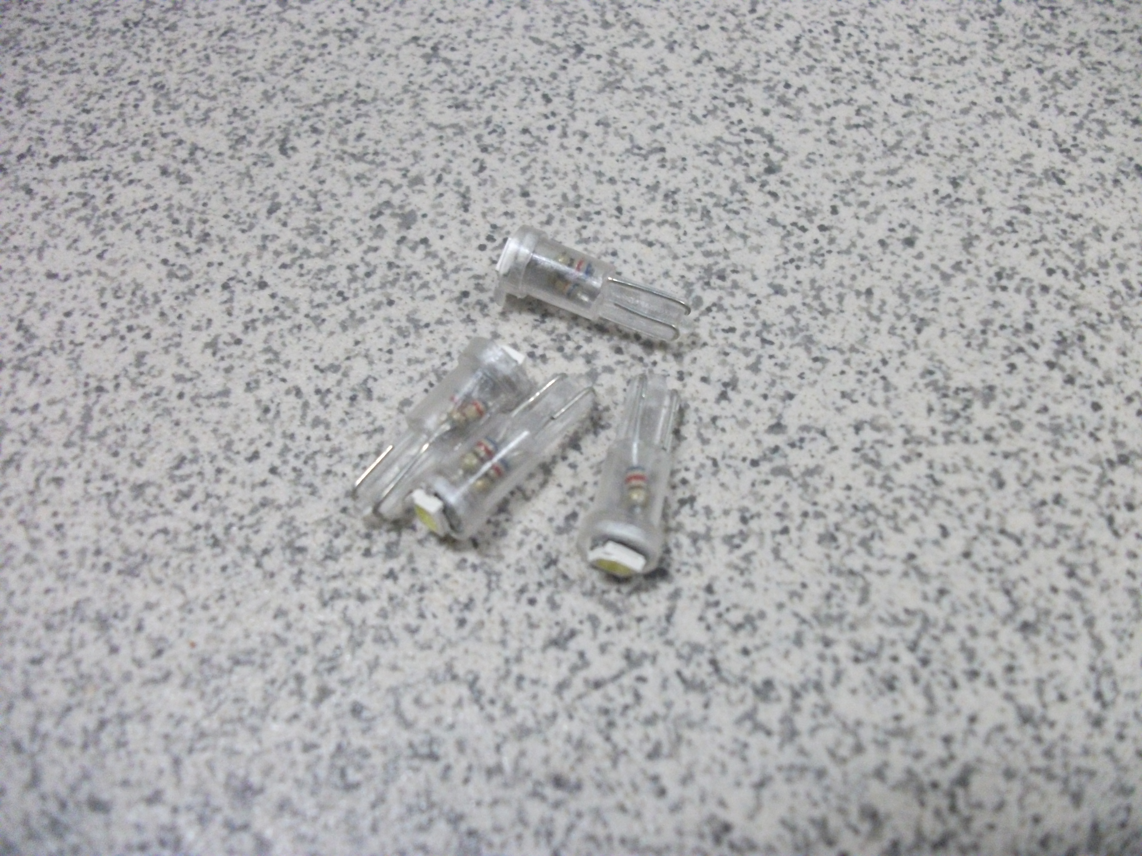 T 5 (1 SMD) 24v(3,2*2,8) W2.0*4.6D  белый освещения прибора МАЯК
