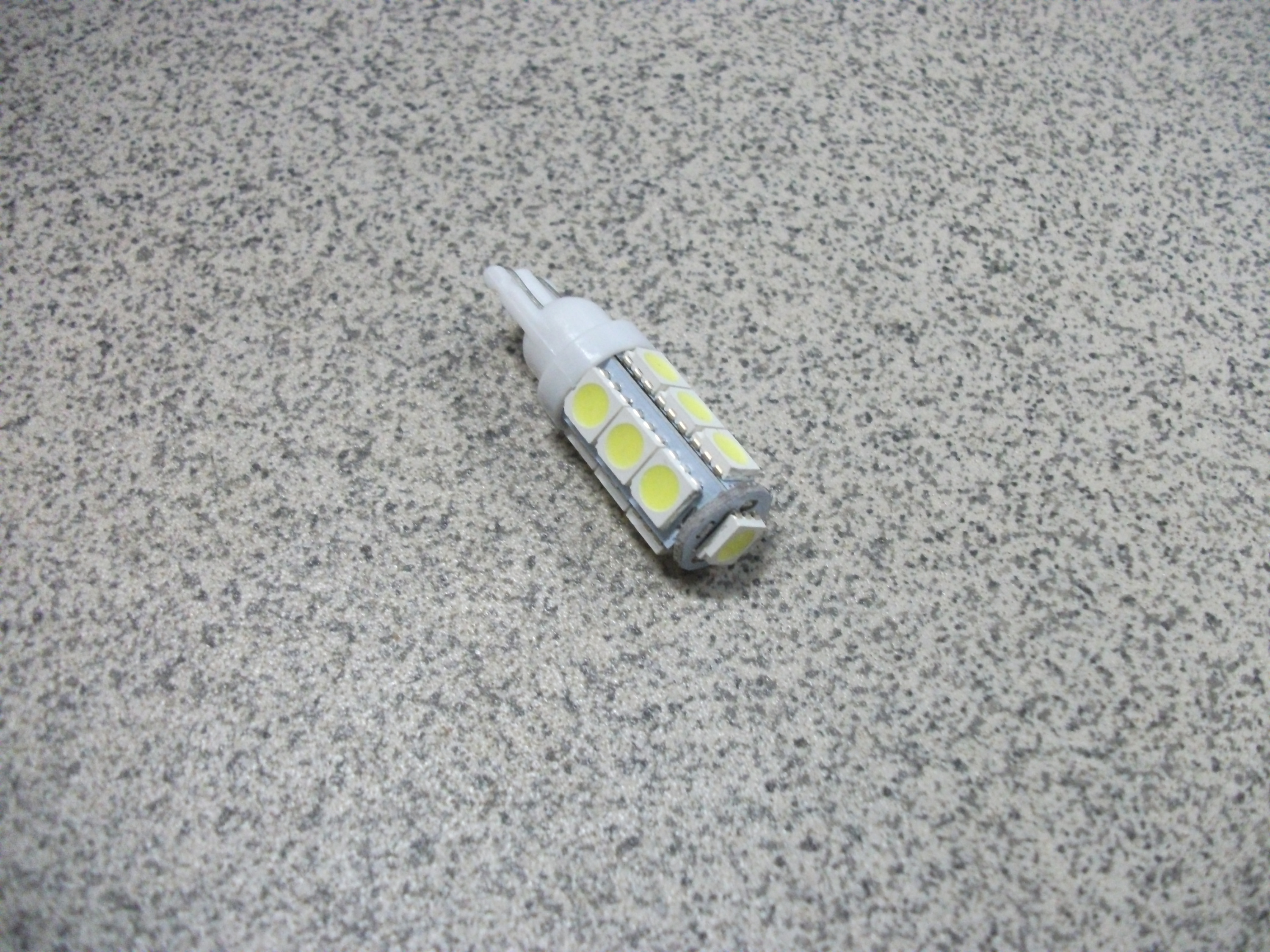 T10-БЦ Светодиод  12 SMD + 1 SMD  12v