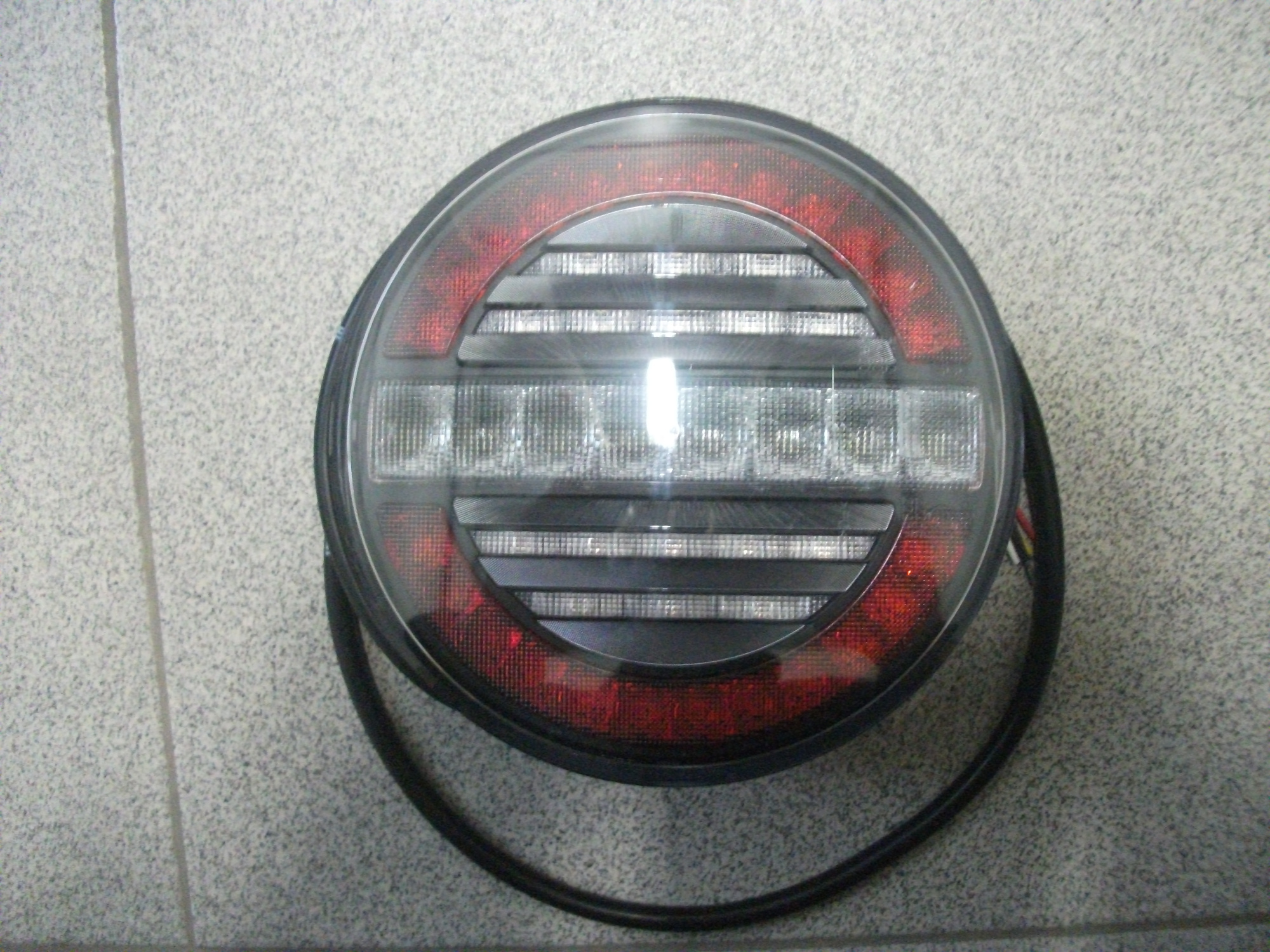 Фонарь задний  LED универсальный 12V/24V  круглый   FRISTOM   FT214LED