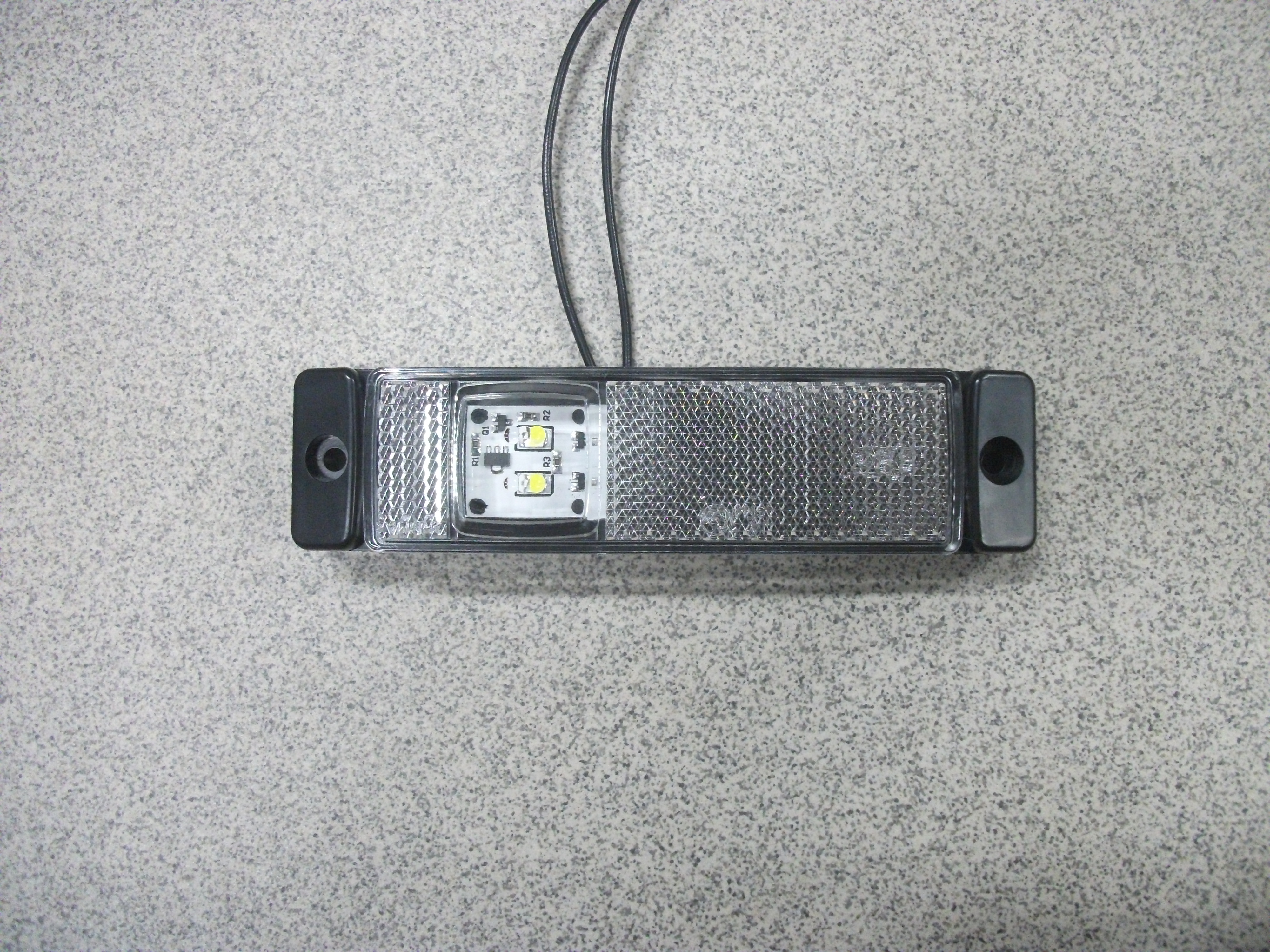 Фонарь   Габаритный  со светоотражателем  узкий   БЕЛЫЙ  12-24v  LED   011.3731-02