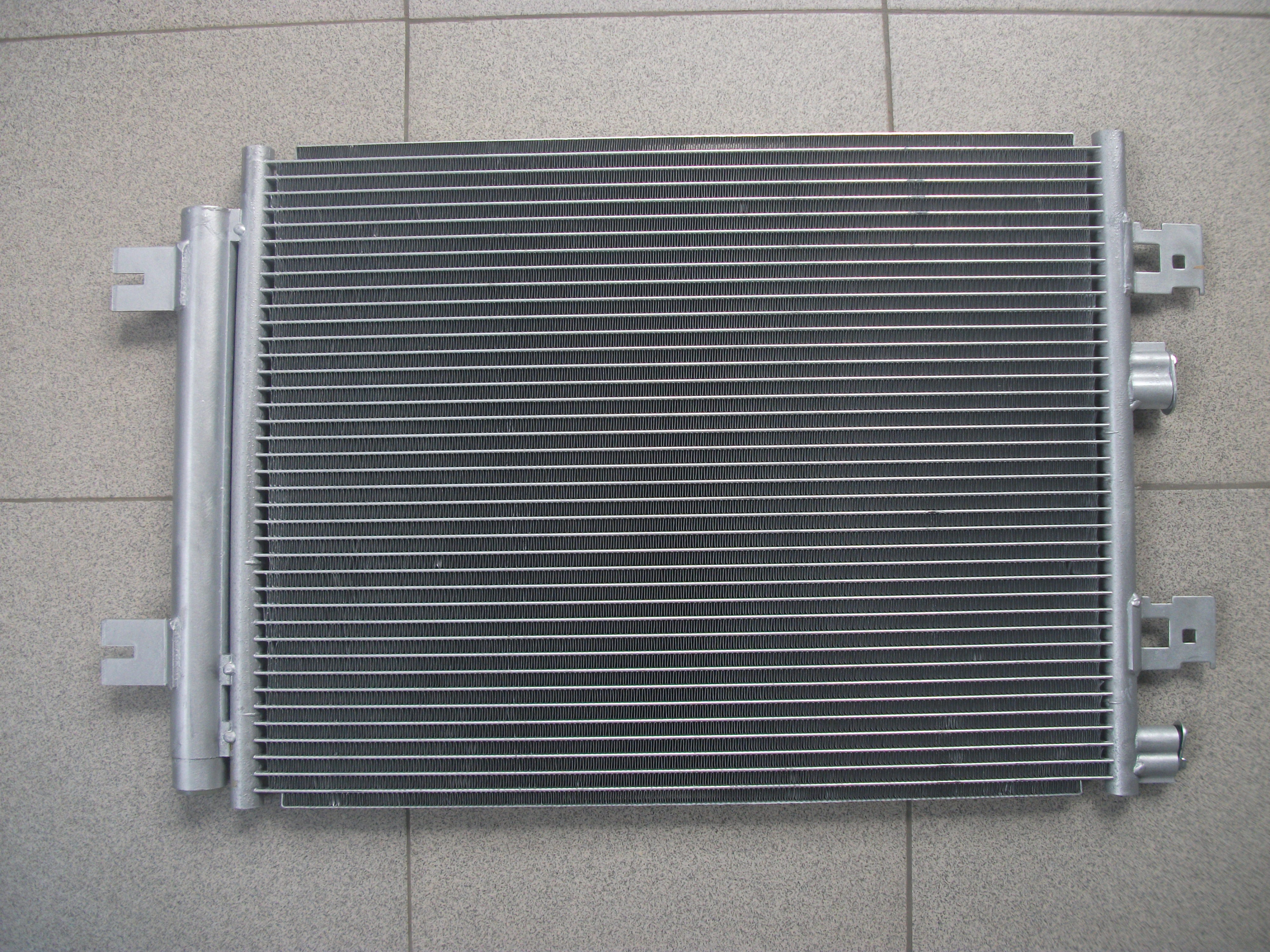 Радиатор  Кондиционера  Logan,Sandero,Duster,Almera G15(12-)  GMRC-18577     LARGUS
