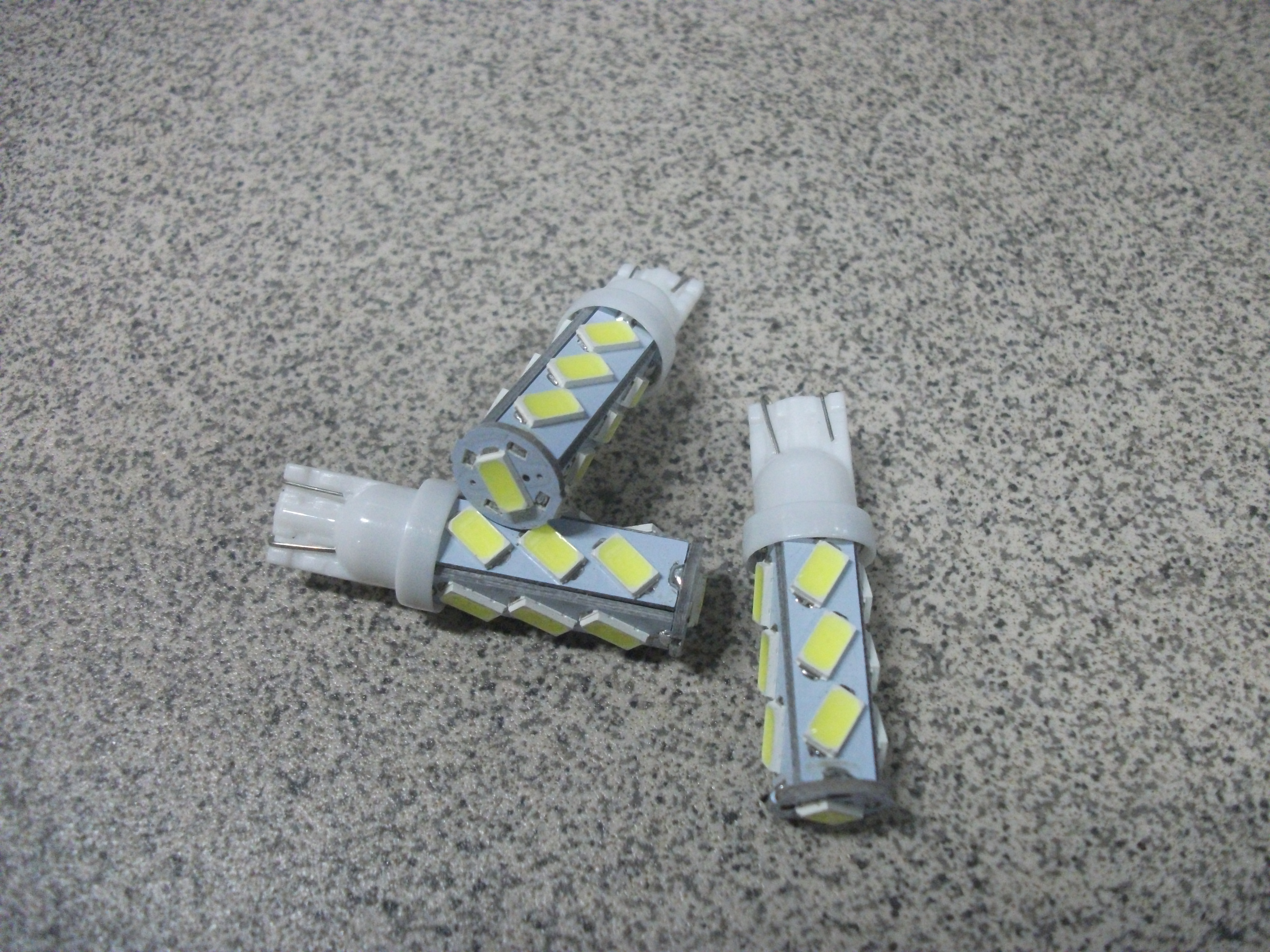 T10-БЦ Светодиод  12 SMD + 1 SMD
