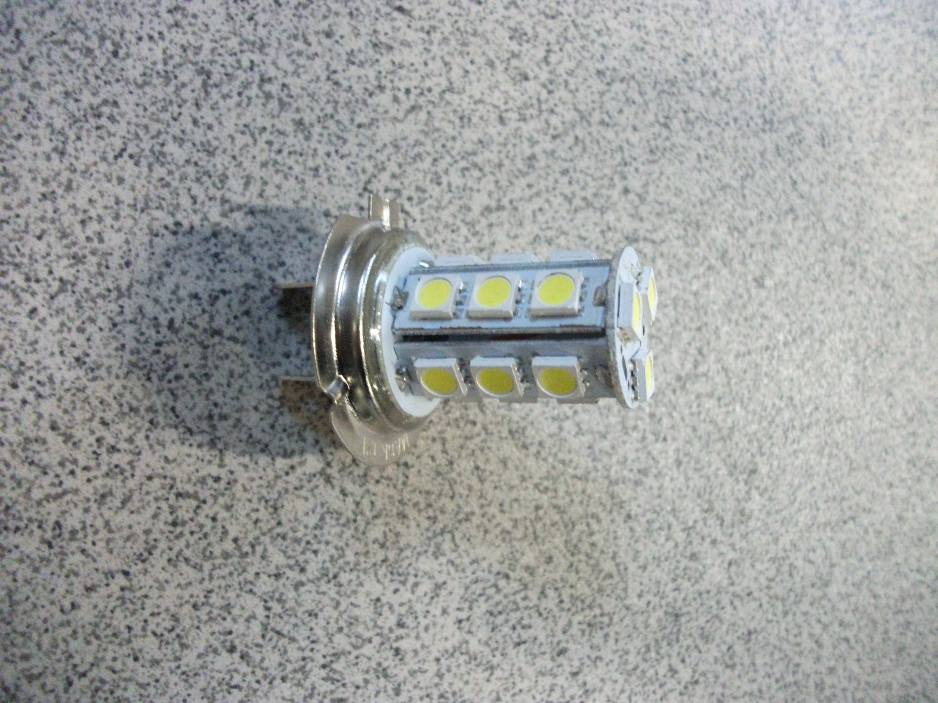 H7   Светодиод   15 SMD + 3 SMD  (230lm 6000K)