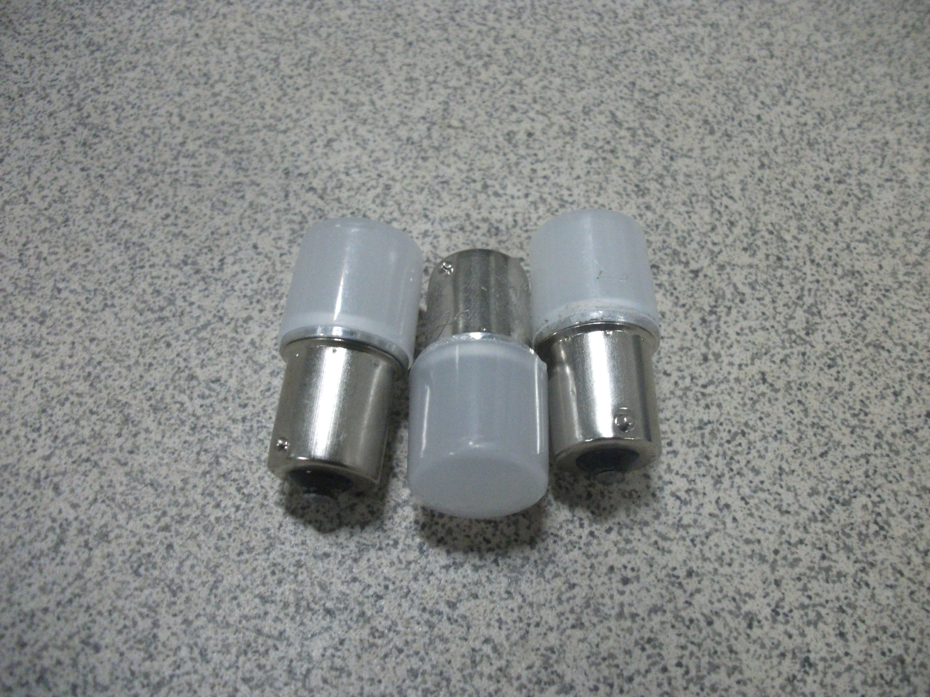S 25 Светодиод  1-но контактный  COB  матовая колба 12v