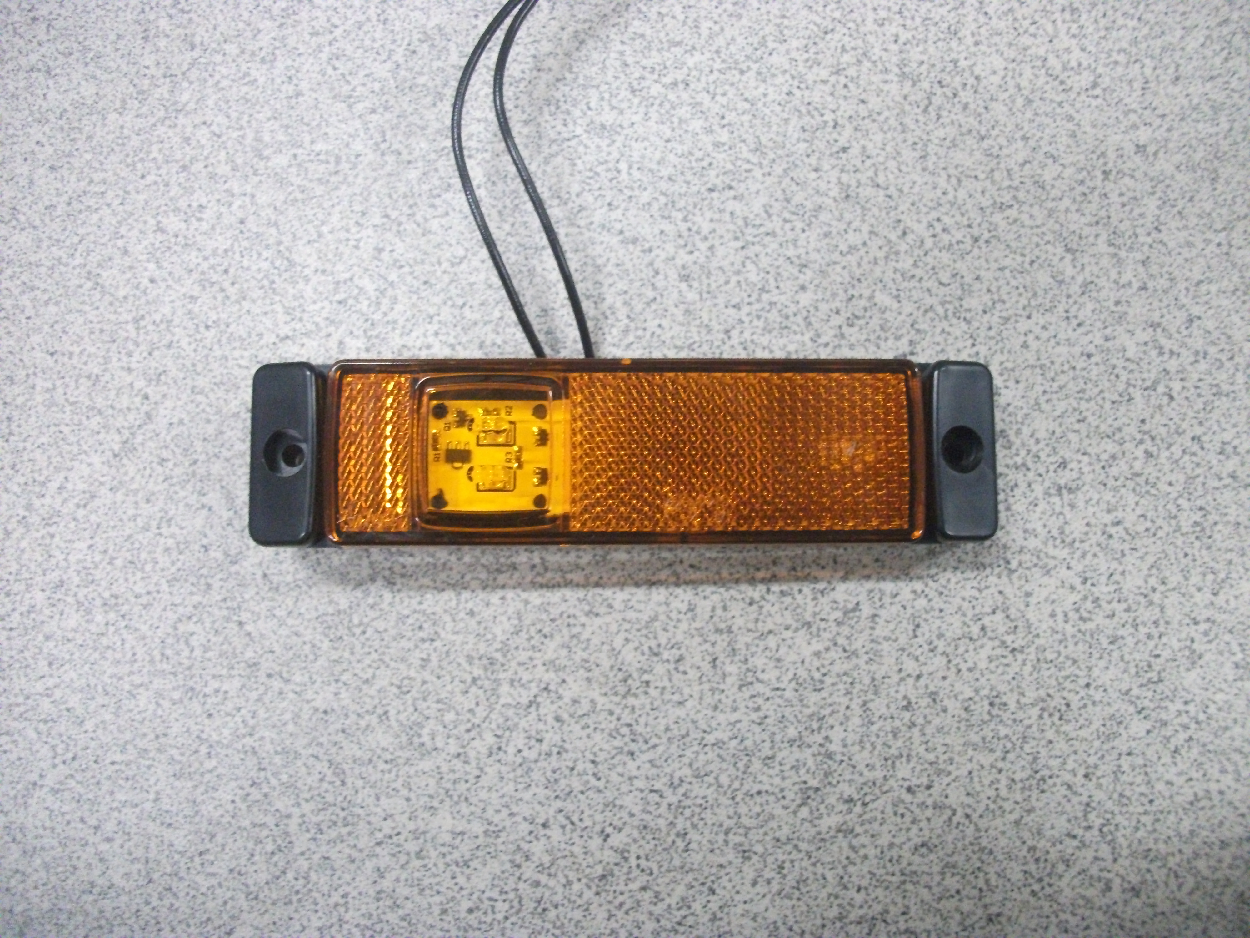 Фонарь   Габаритный  со светоотражателем  узкий   ЖЕЛТЫЙ  12-24v  LED   011.3731