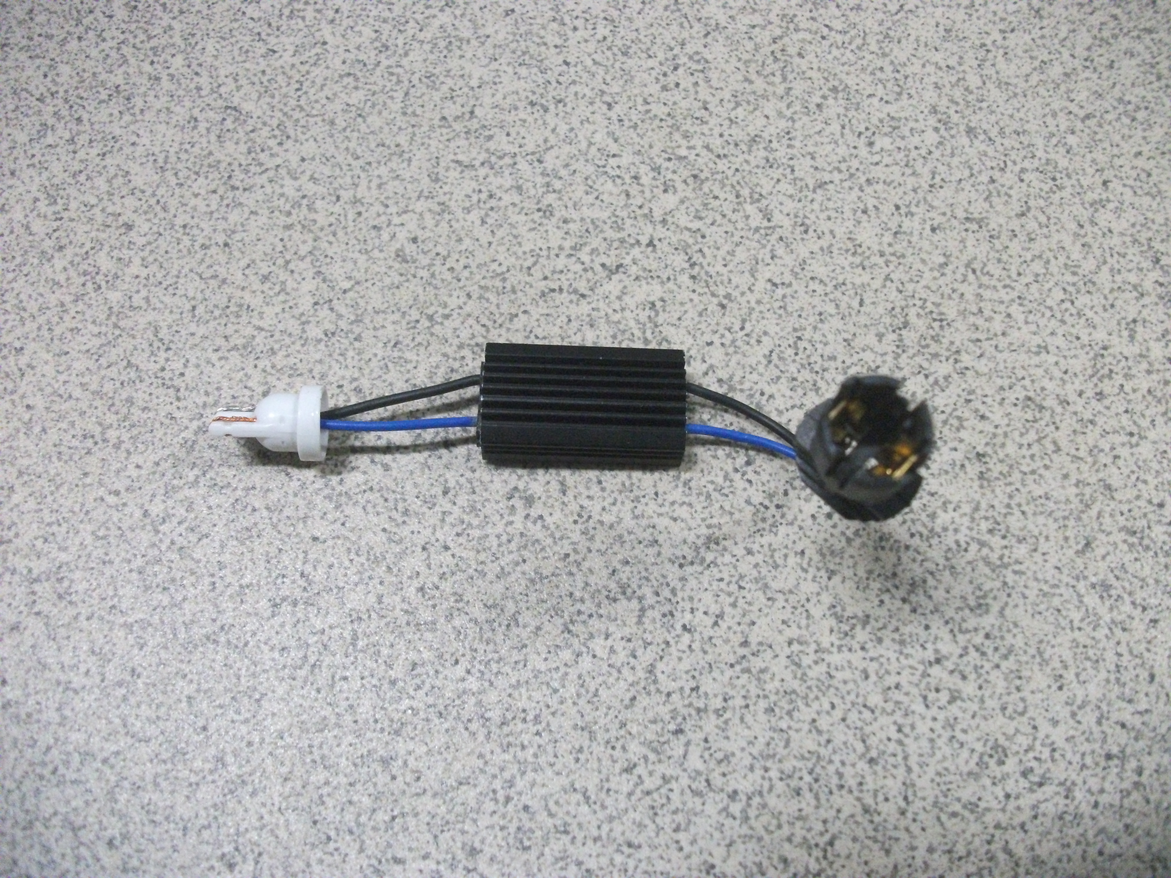 Патрон 1-но контактный лампы W5W     12v   ОБМАНКА