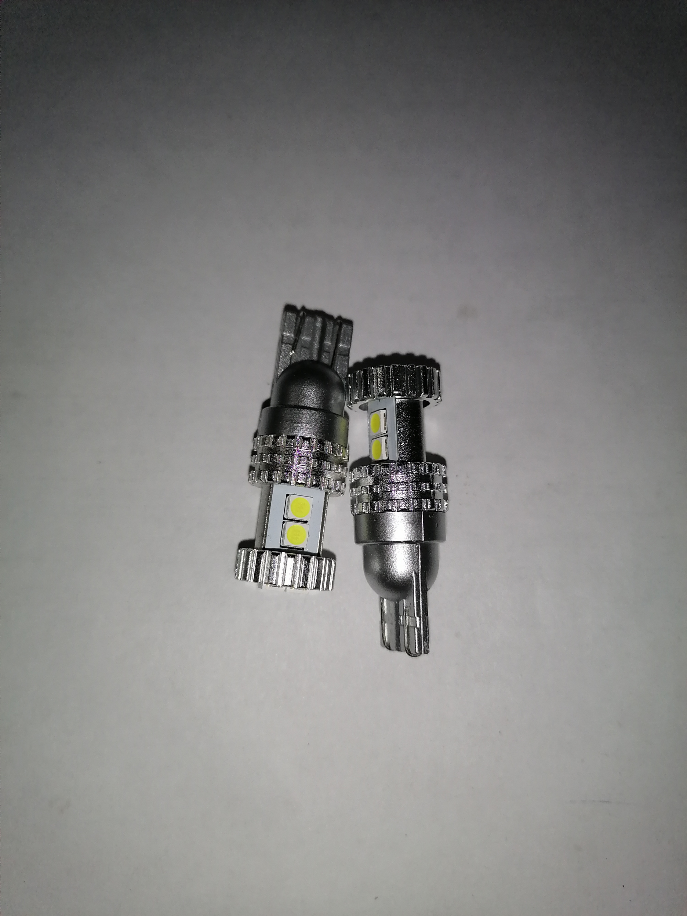 T10-БЦ Светодиод  6 SMD кридиод  12V-24V  обманка