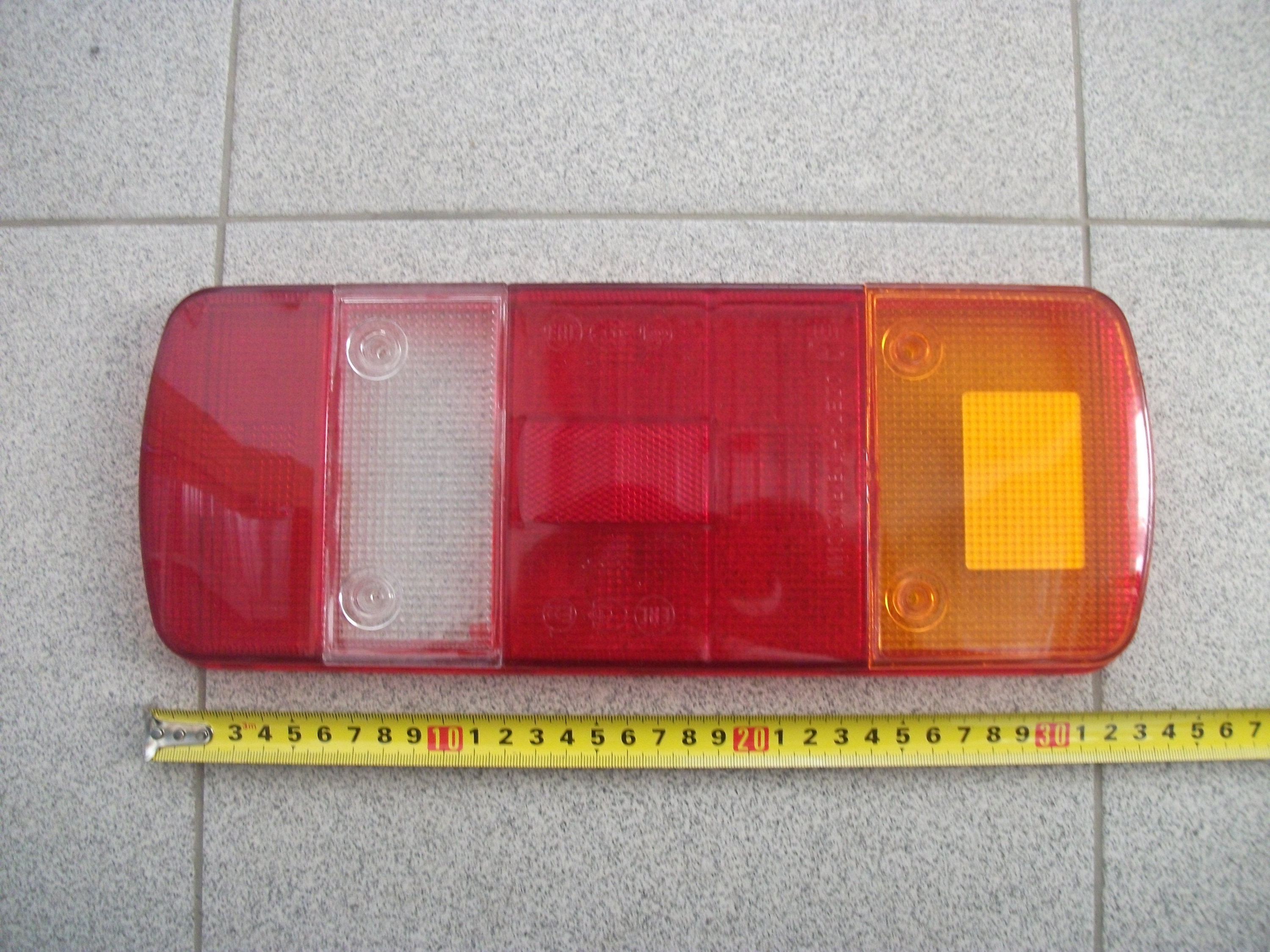 Стекло заднего фонаря  МЕРСЕДЕС  ATEGO   U010-10