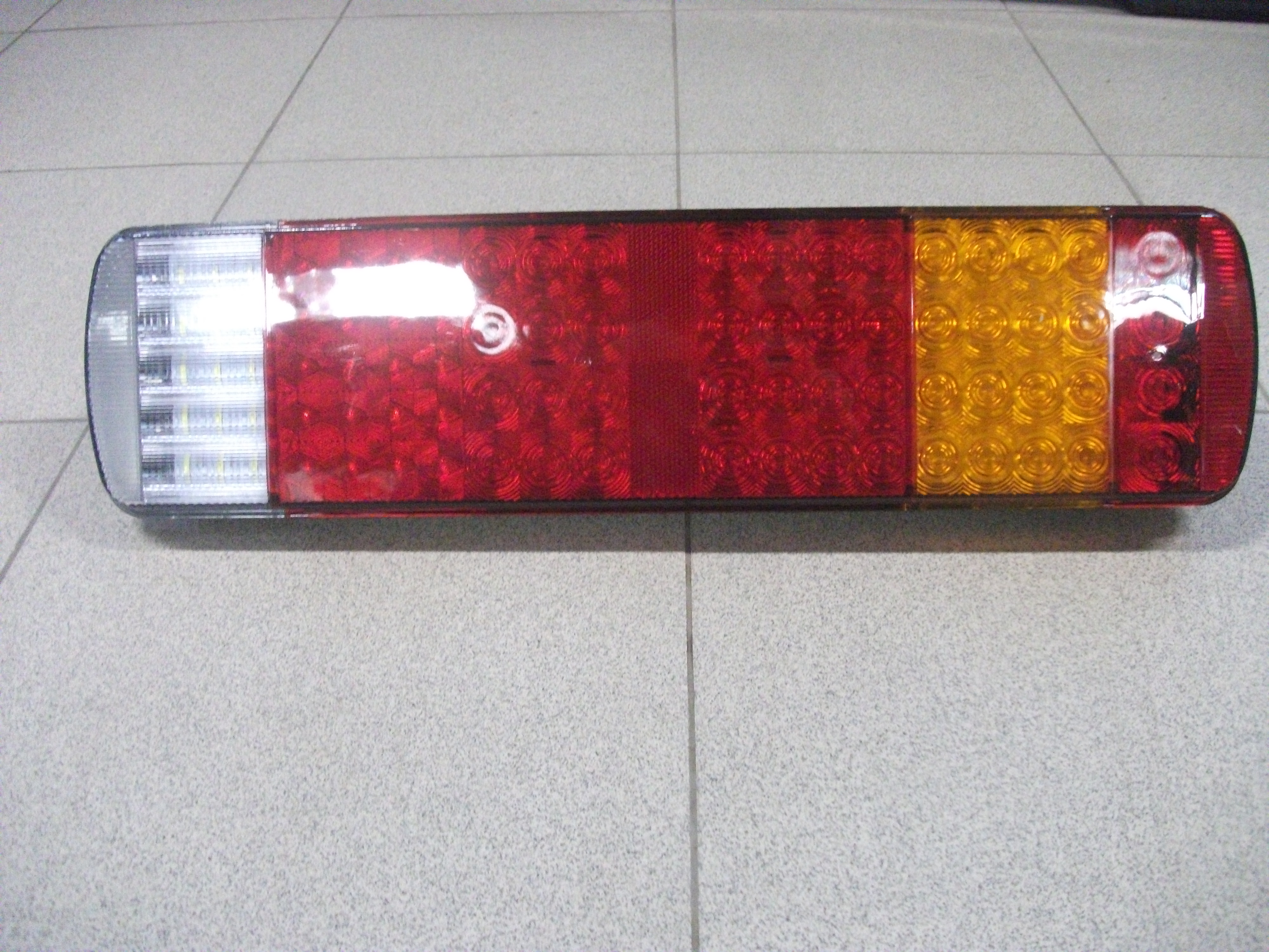 Фонарь задний  VOLVO-SCANIA с АМП правый  LED