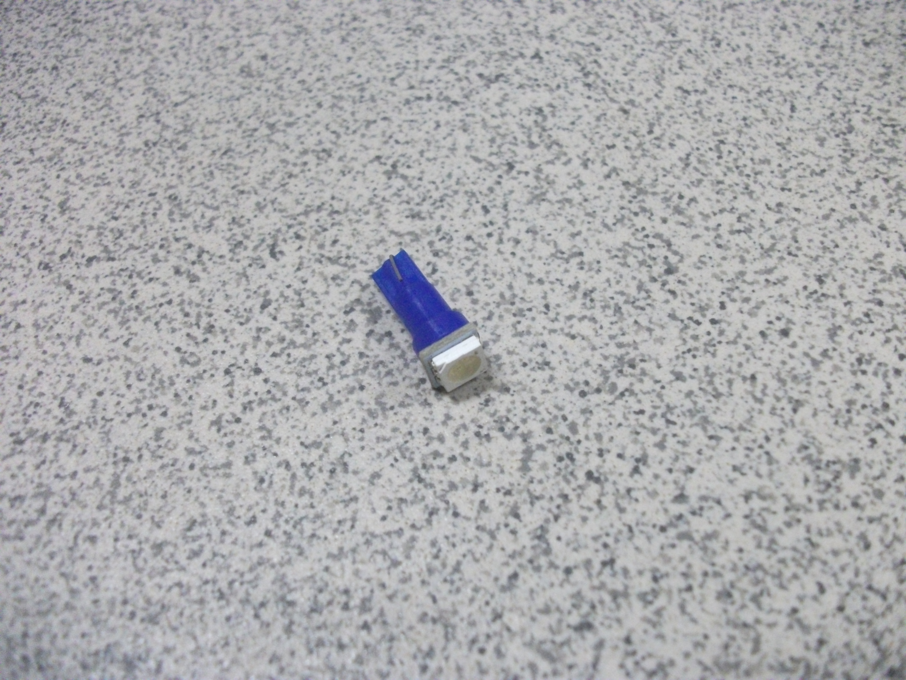 T 5 (1 SMD) 12v/0.5w  синий освещения прибора 1   X0038