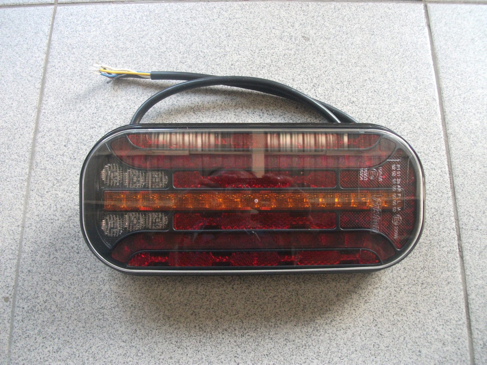 Фонарь задний  LED с кабелем универсальный    FRISTOM   12V/36V  FT230NTPMLEDDI