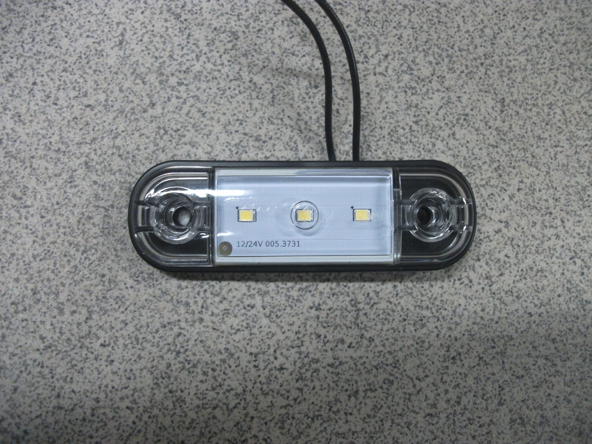 Фонарь   Габаритный  контурный   диодный   БЕЛЫЙ   ан.ОГ-40  (3 диода)(12-24V)  SLIM  014.3731-05