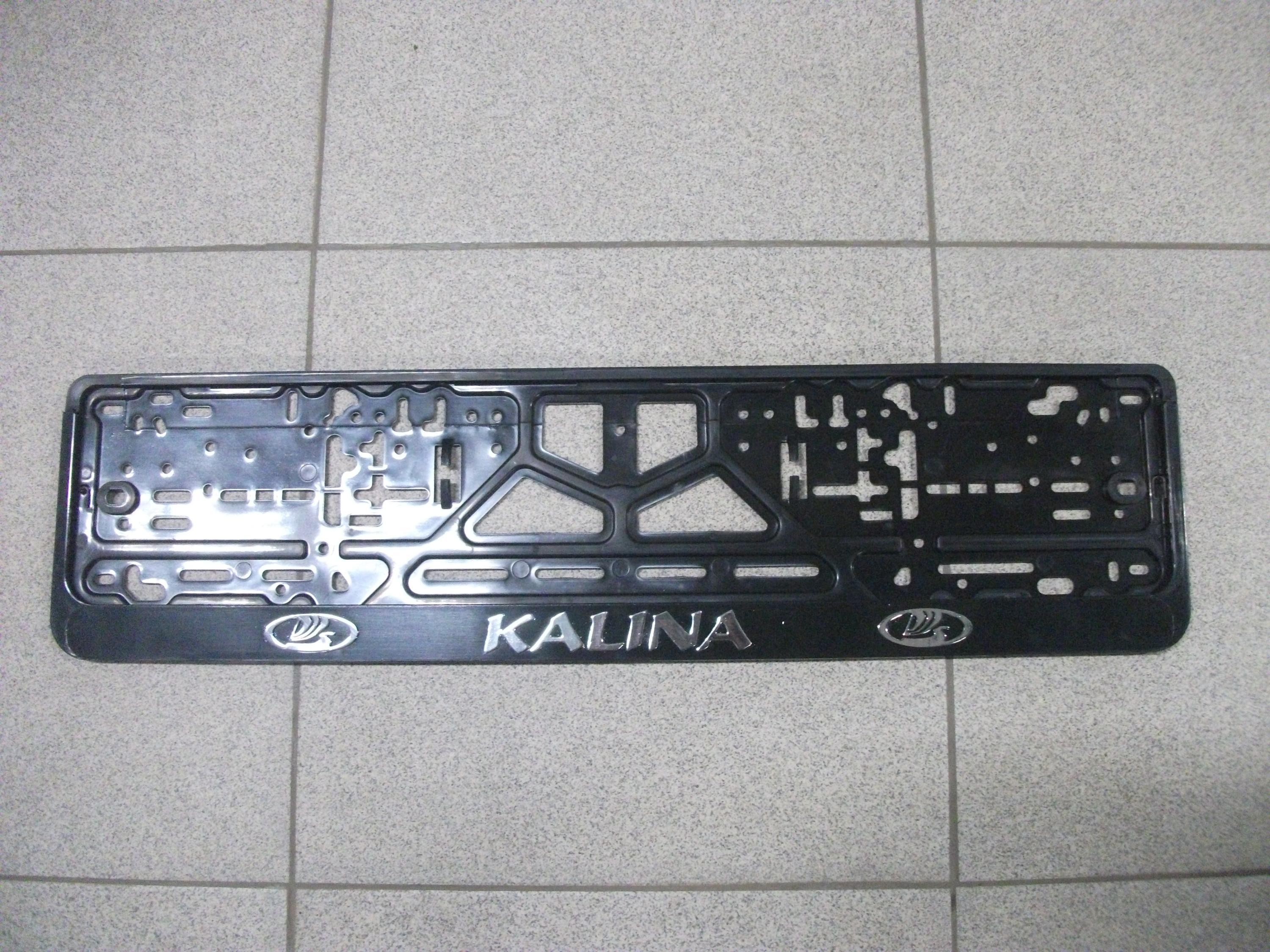 Рамка номерного знака с надписью "KALINA", серебро