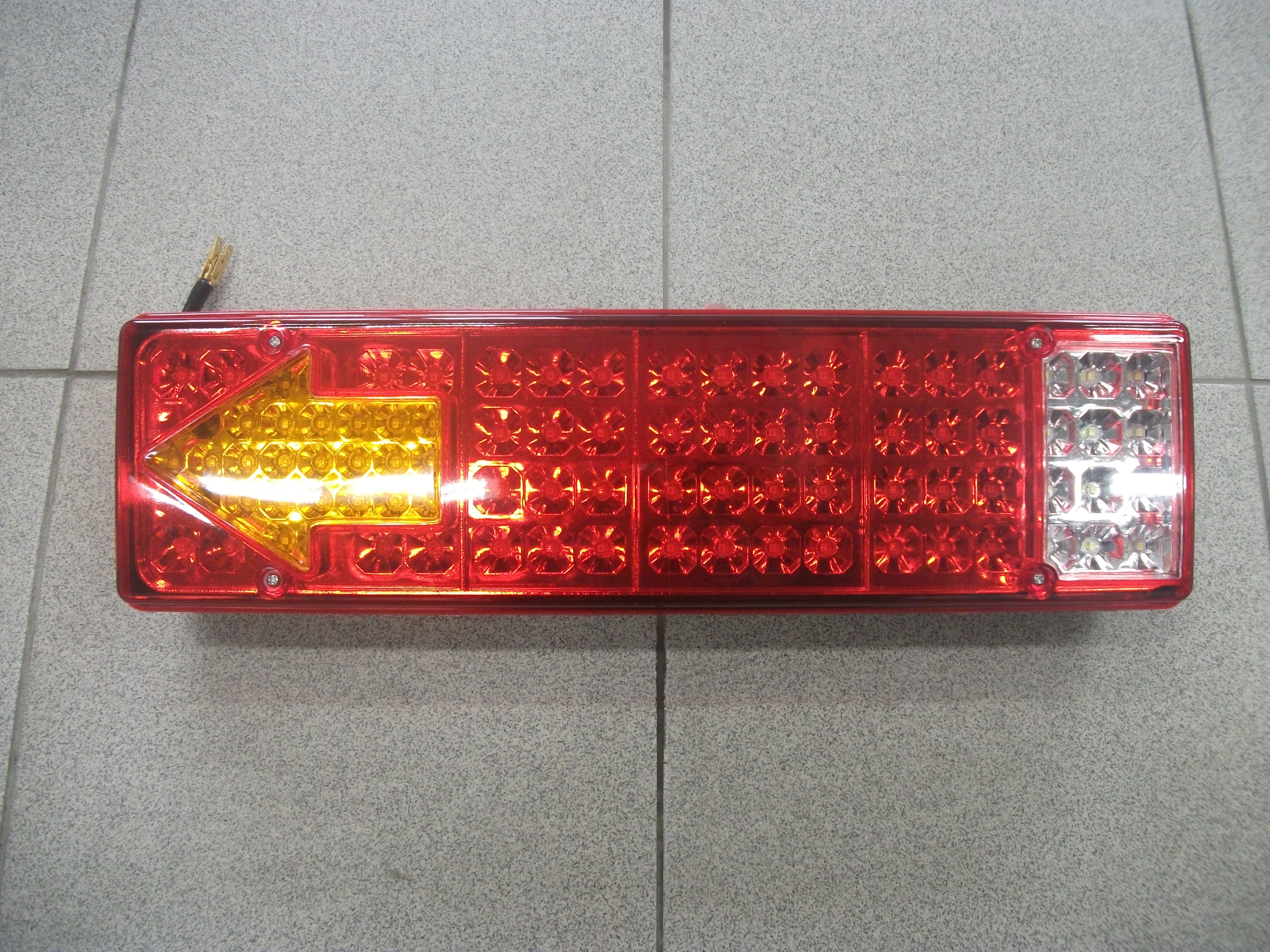 Фонарь задний  LED с кабелем    левый
