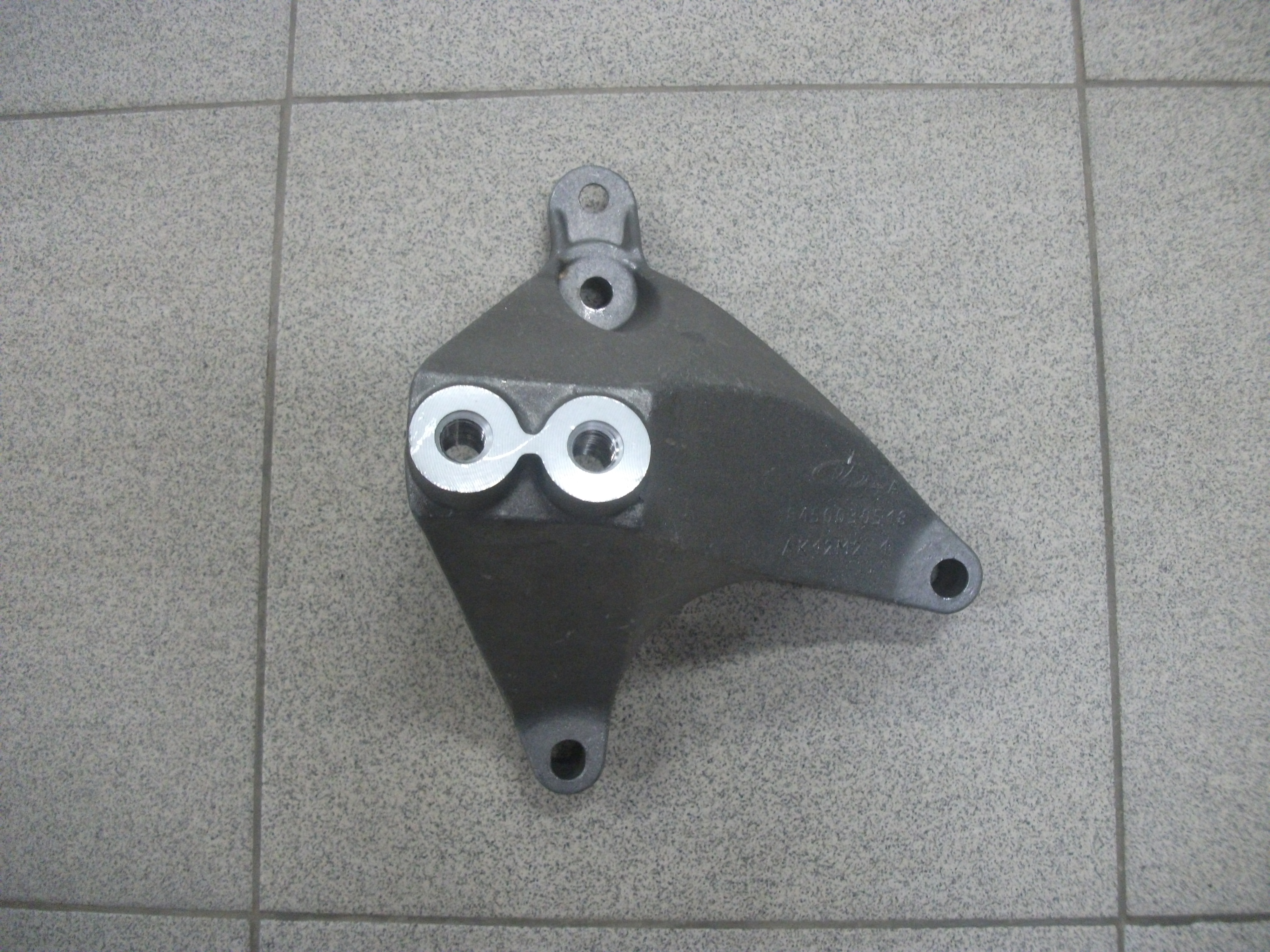 Кронштейн  Двигателя  VESTA,X-RAY  Левый  с дв.21129     8450030518