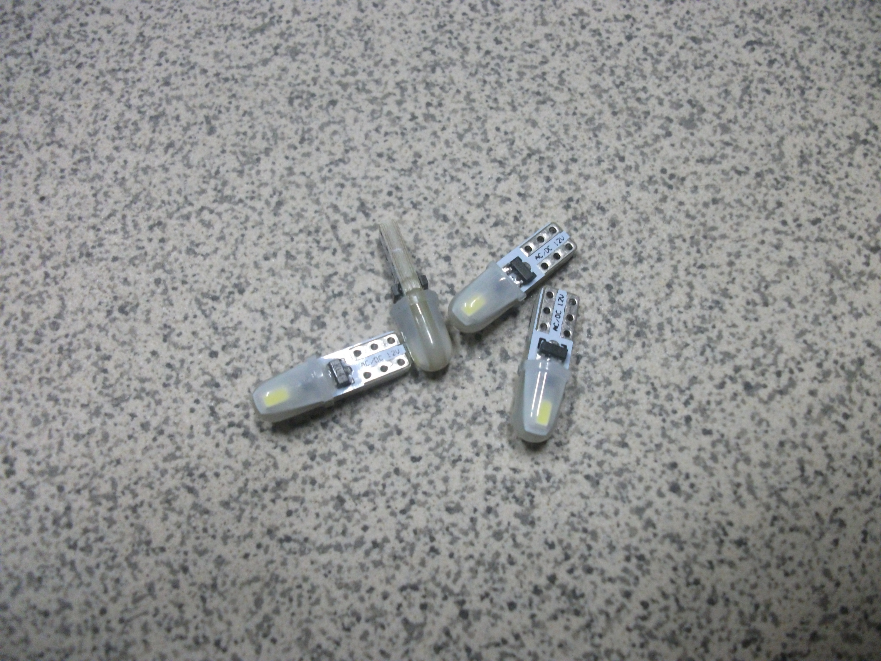 T 5 (2 SMD) 12v/0.5w  белая освещения прибора 50/50 обманка  12V