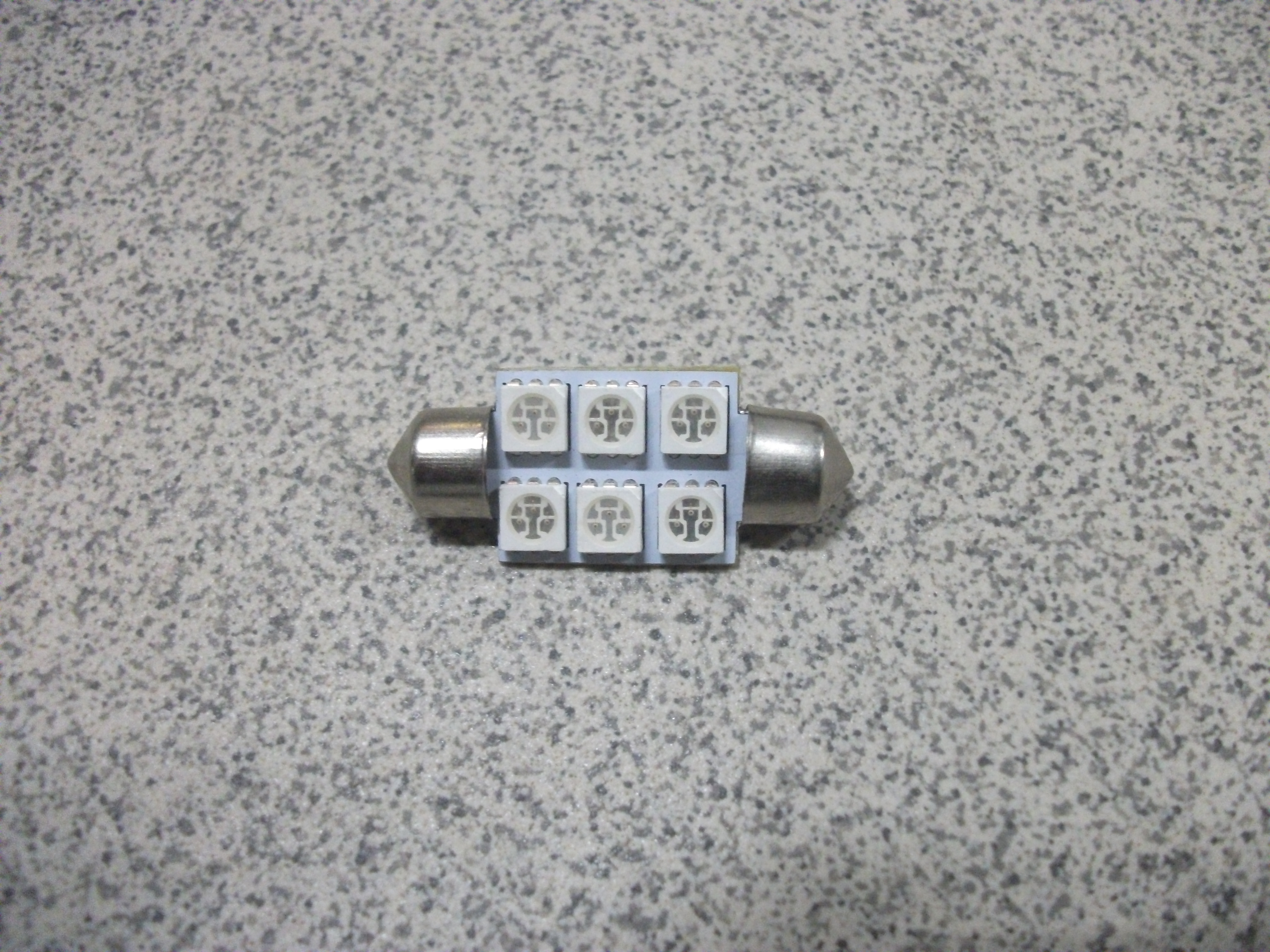 T11  Светодиод  салонный 36 мм   6 SMD  красный
