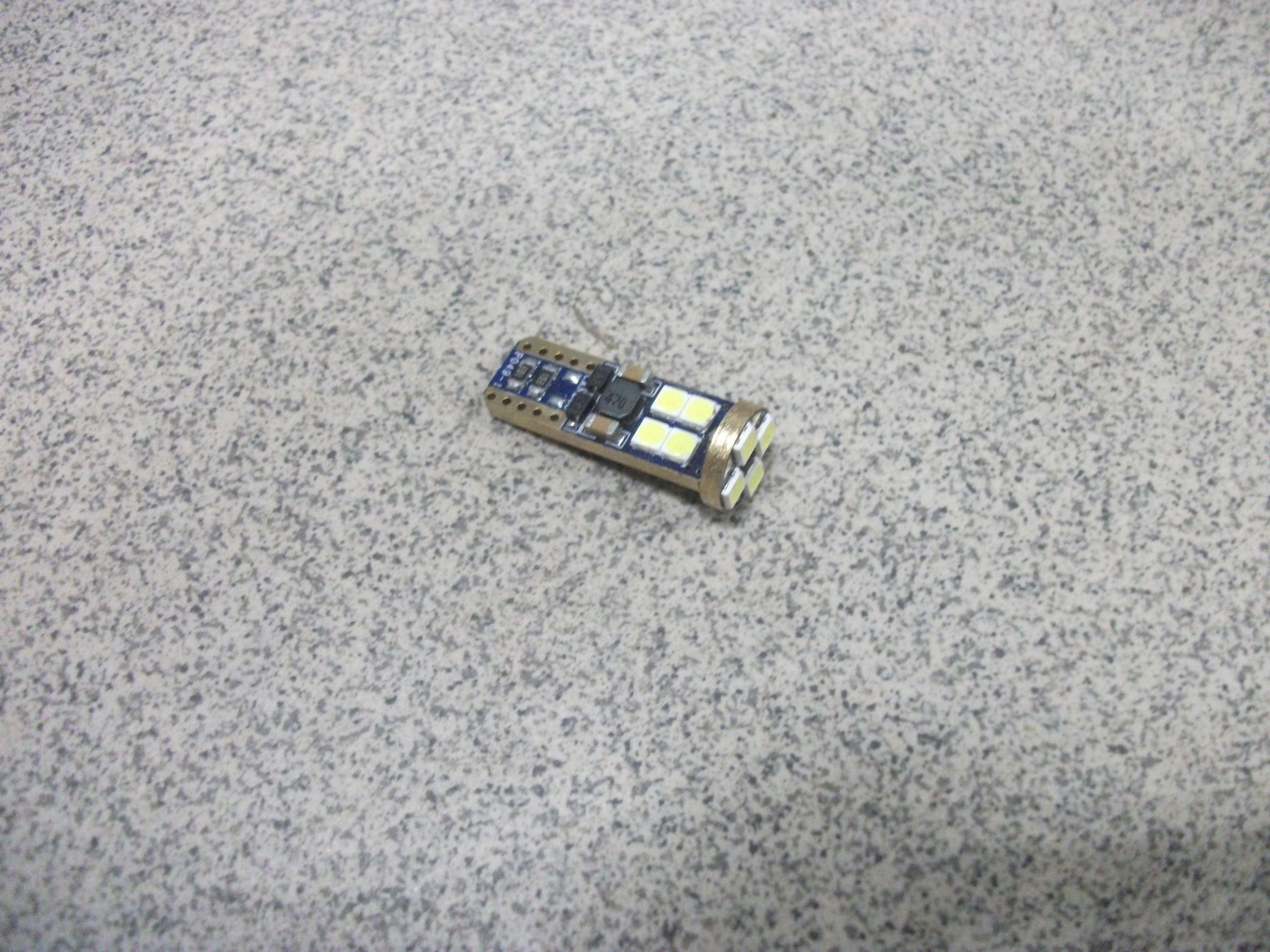 T10-БЦ Светодиод  8 SMD + 4 SMD + обманка  12-24V  "крест"   X0016