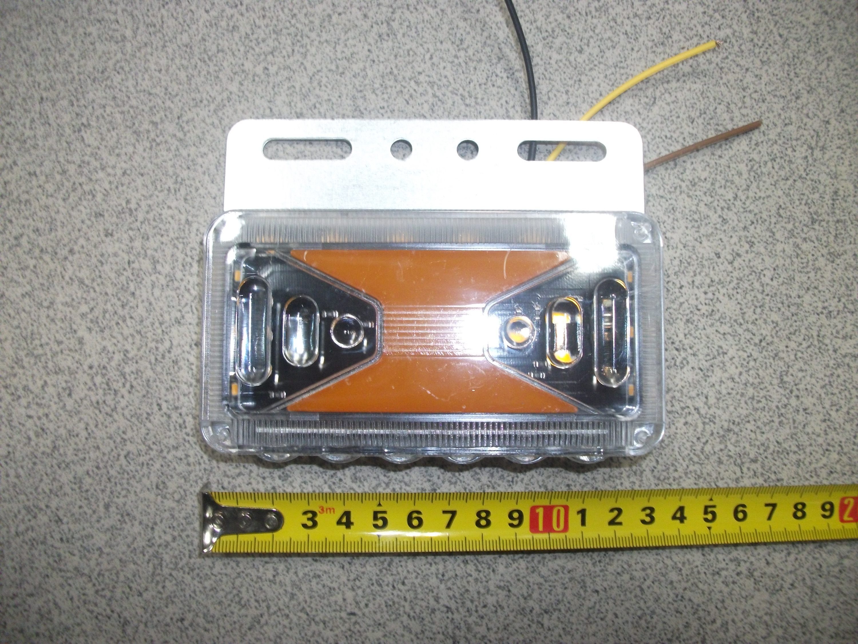 Фонарь   Габаритный   с  Подсветкой колеса  12v  LED  G7004-12V
