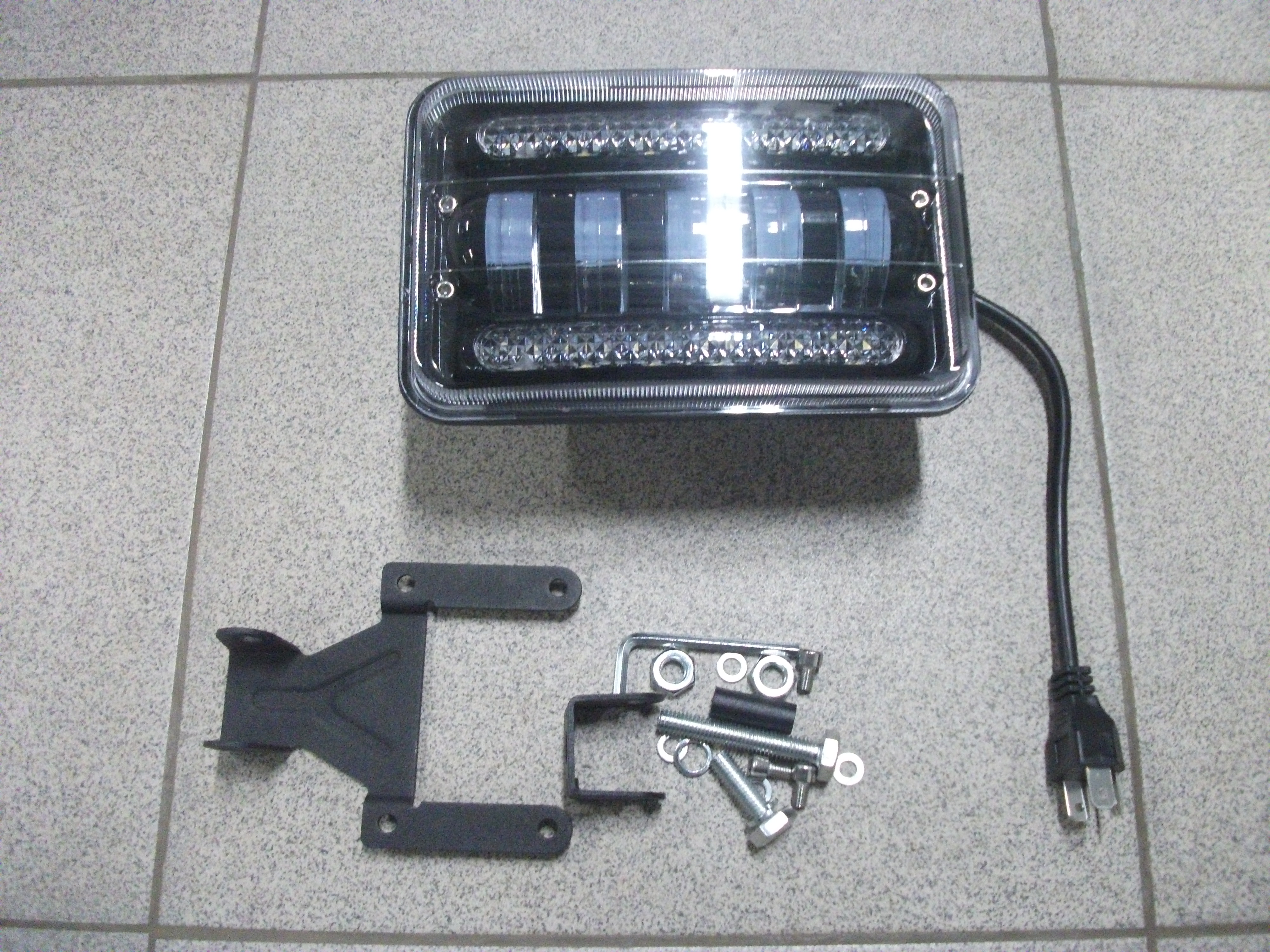 Фара   Противотуманная   75S-REC-BLACK   LED  G0060(M-96)