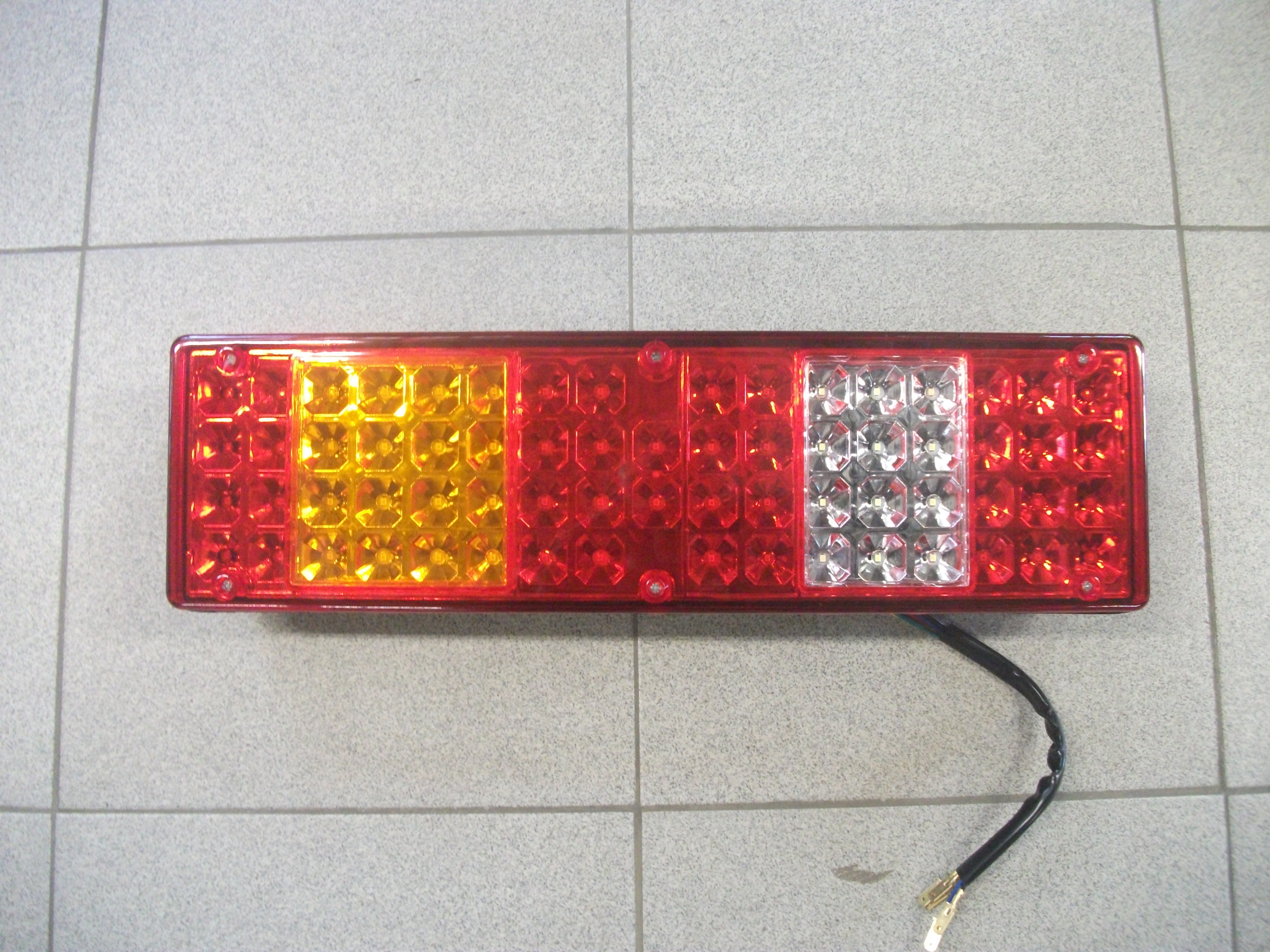 Фонарь задний  МАЗ  левый  LED   с АМР разъём  24v