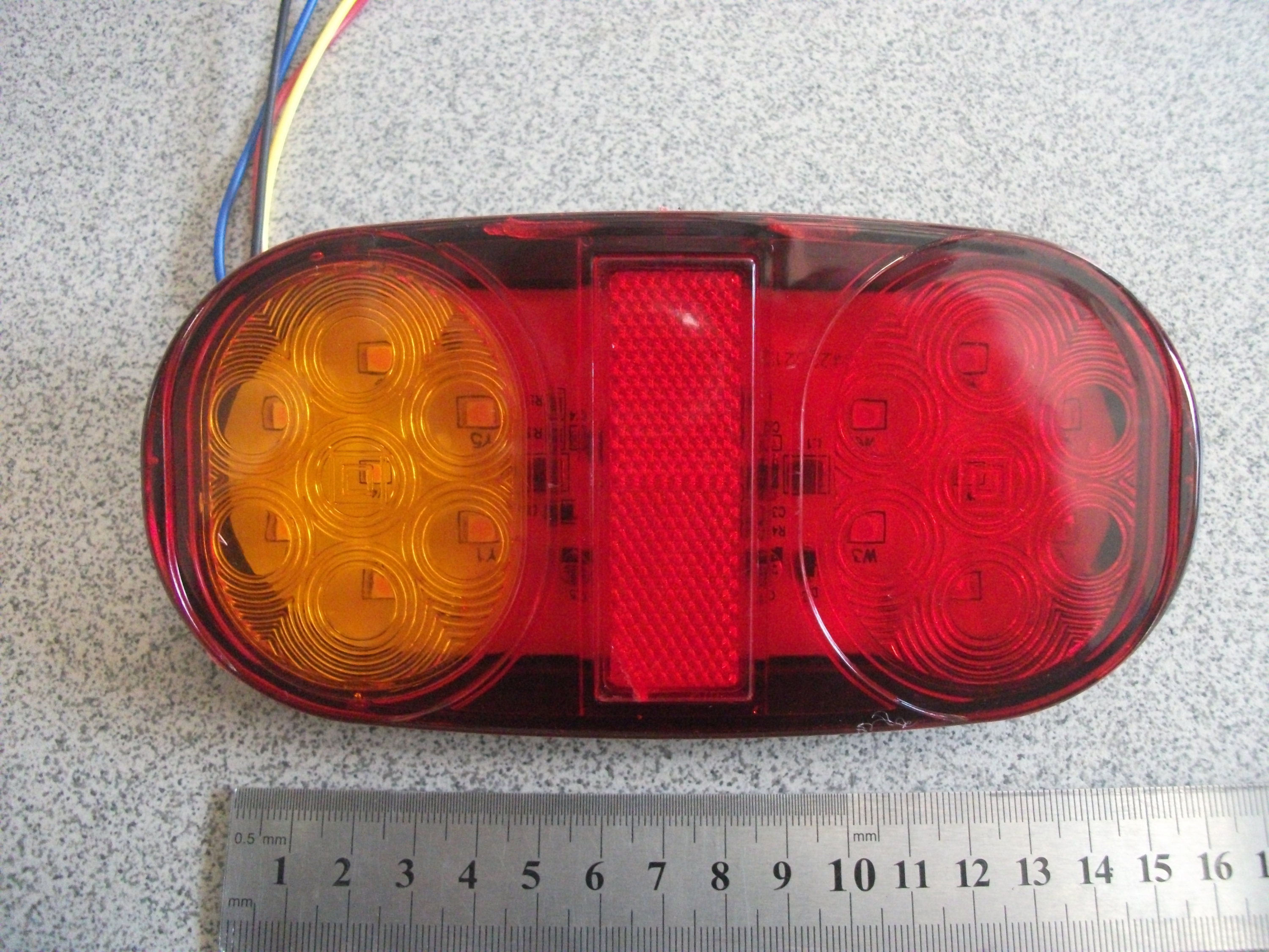 Фонарь задний  LED  универсальный  12/24  WD-041