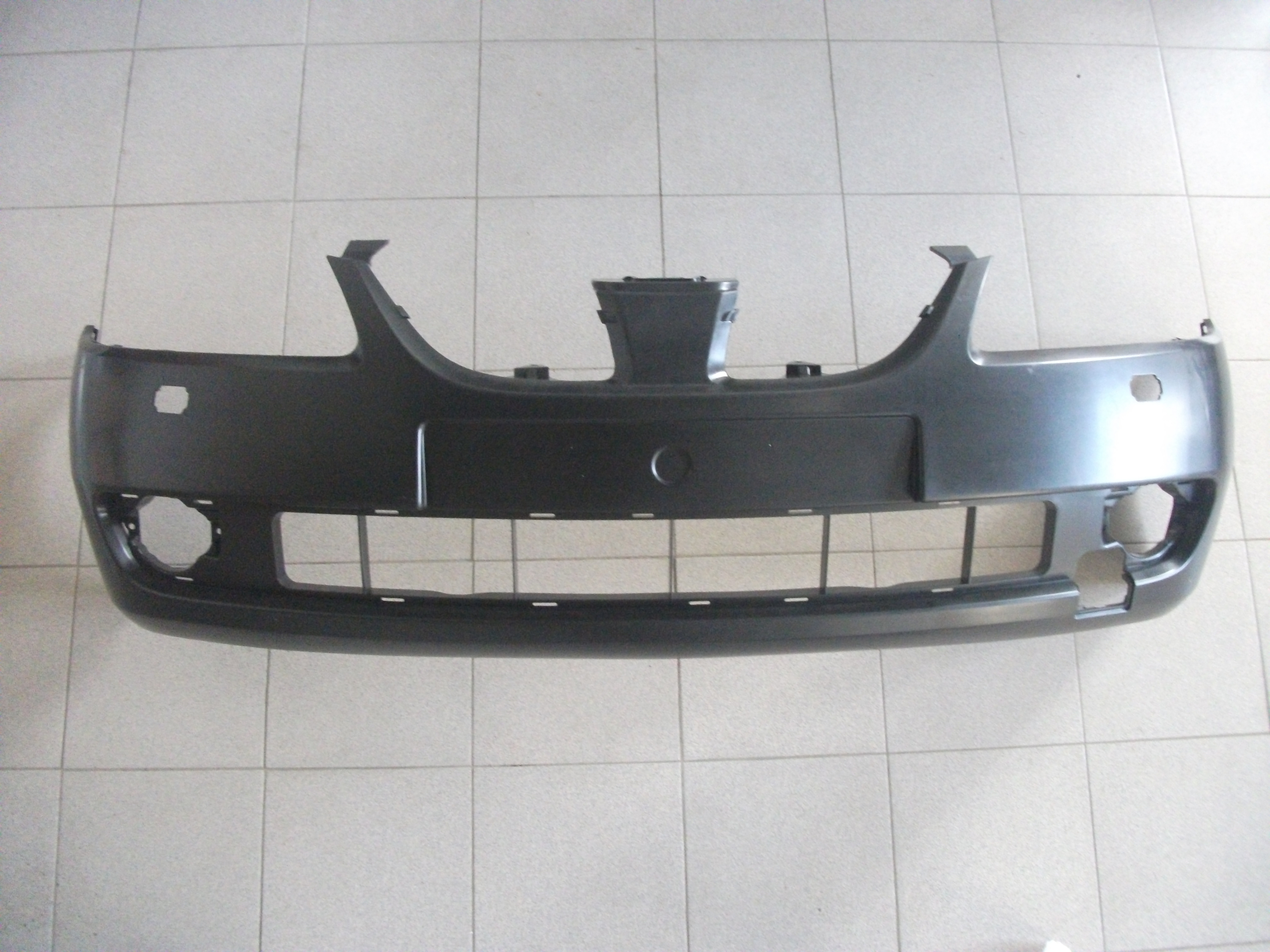Бампер  передний  NISSAN  ALMERA   (N16E)  04.2001 - 08.2005