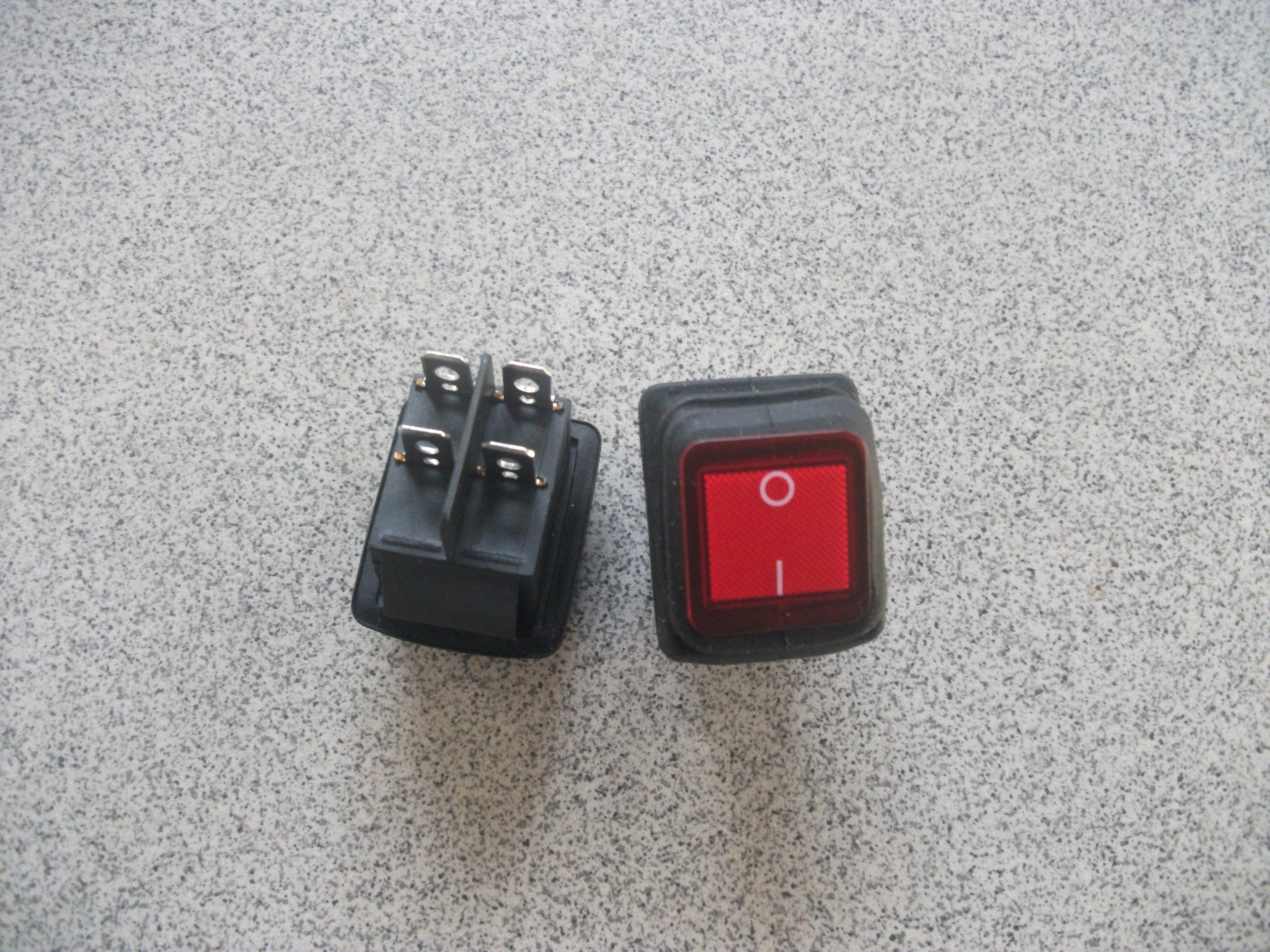 Переключатель  Sc-767, 4с, 12v, влагозащищенный, красный