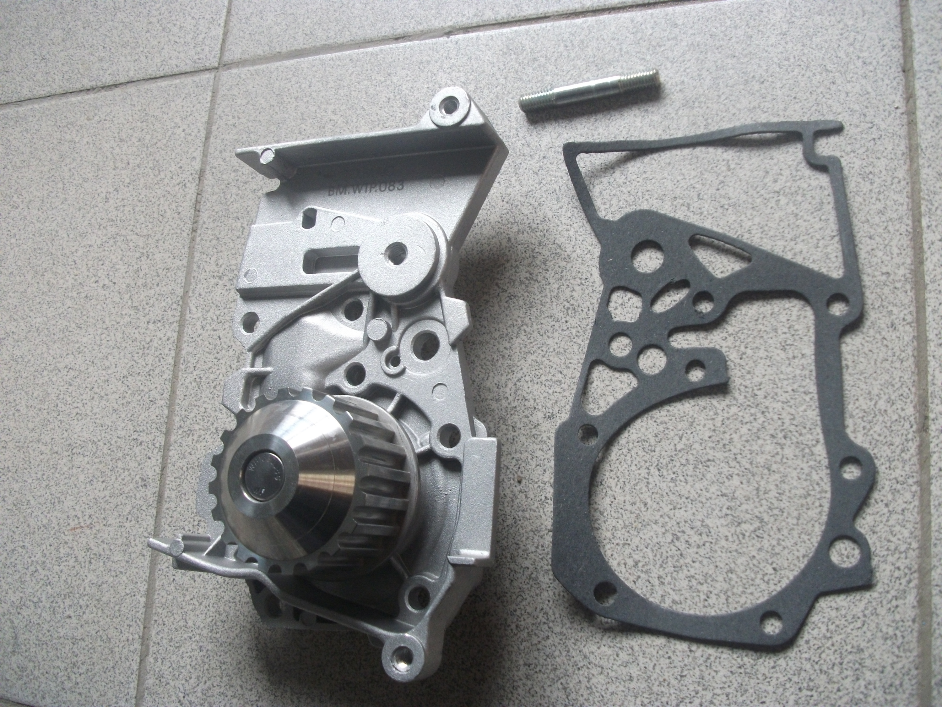 Насос водяной  RENAULT Lоgan,LARGUS,Duster, Fluence, NISSAN Almera G15, Sandero,Сlio,Megan,ДФВФ Дфкп
