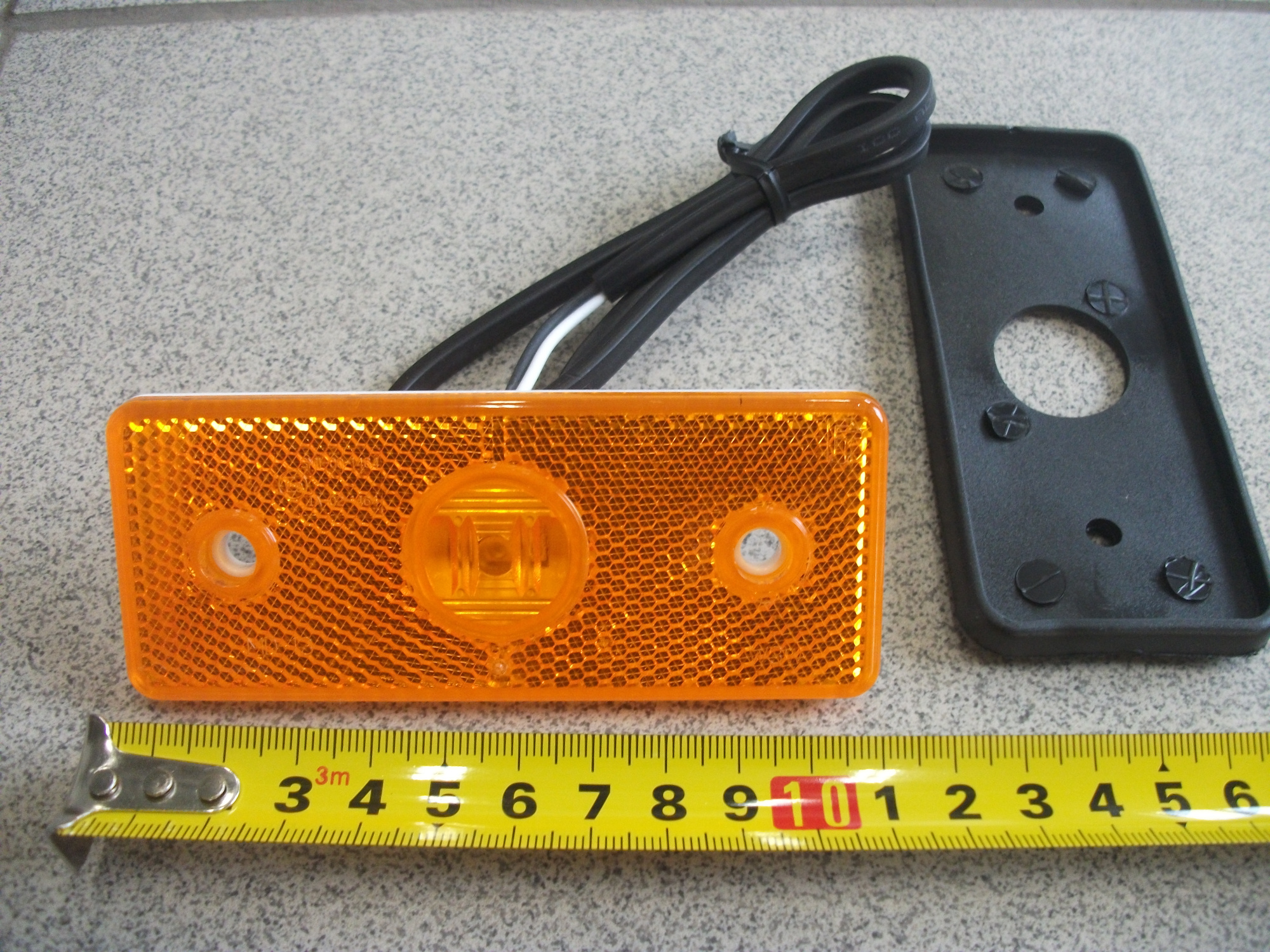 Фонарь   Габаритный  контурный   диодный   ЖЕЛТЫЙ   FRISTOM  12-30v   MD013ZLED