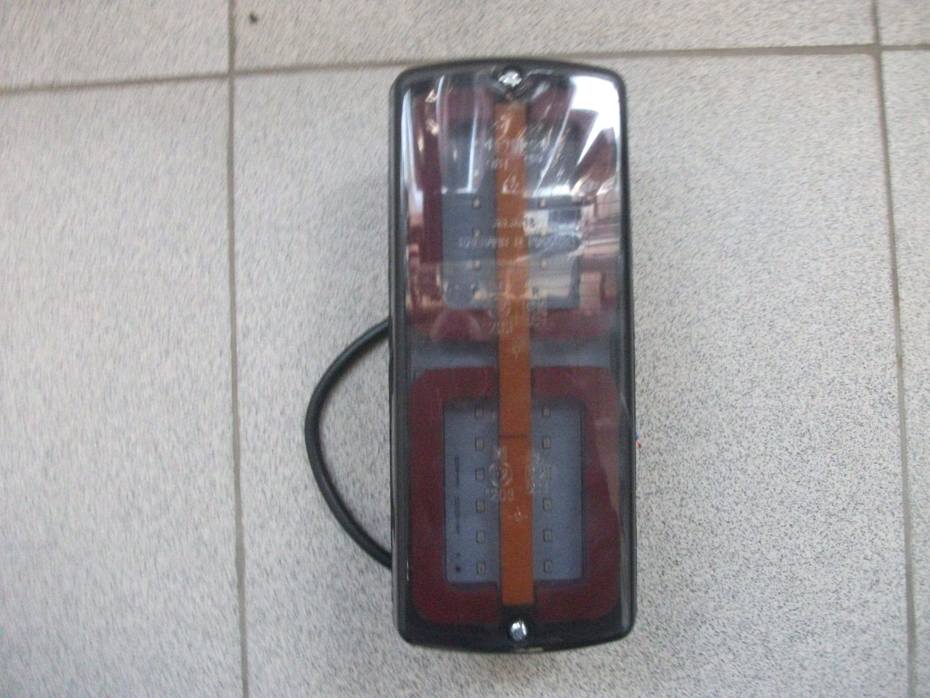 Фонарь задний  LED с кабелем универсальный    (12v) темный   УАЗ