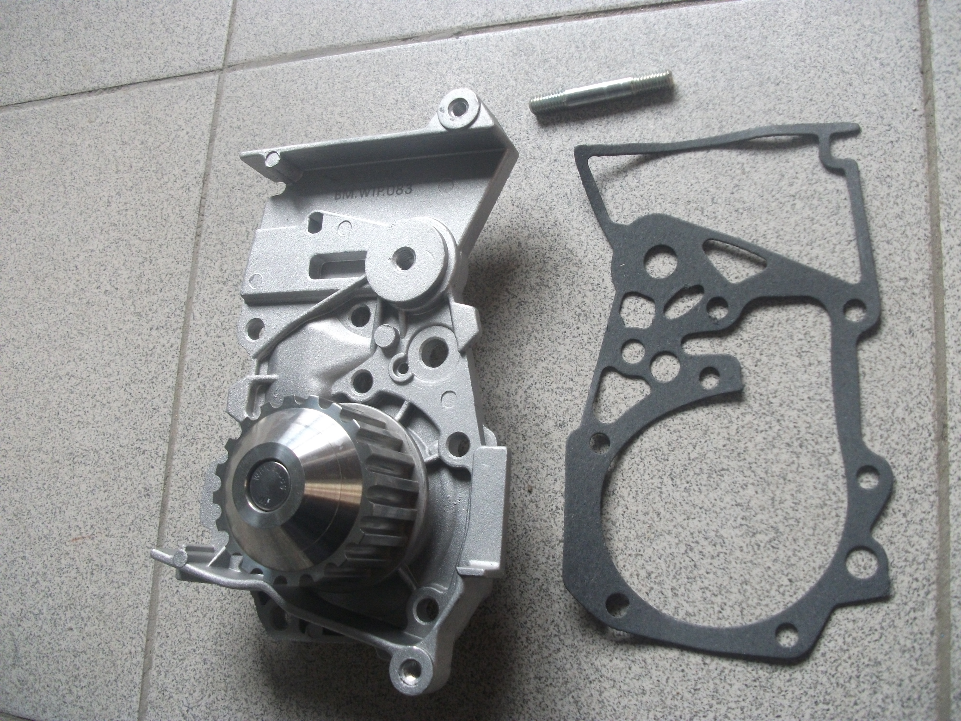 Насос водяной  RENAULT Lоgan,LARGUS,Duster, Fluence, NISSAN Almera G15, Sandero,Сlio,Megan,ДФВФ Дфкп
