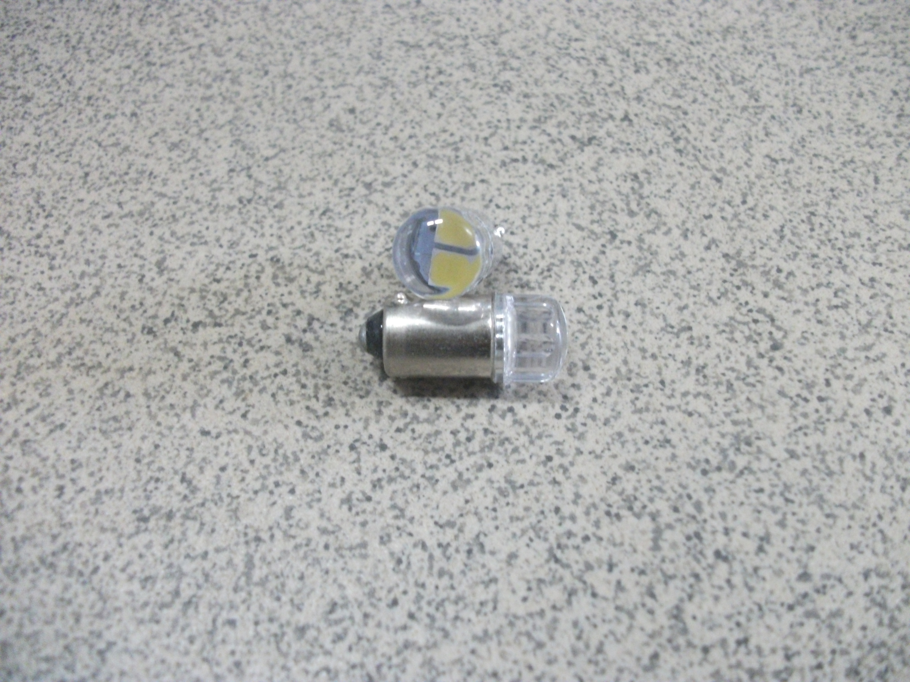 T 8 Светодиод  2 SMD   хрусталь