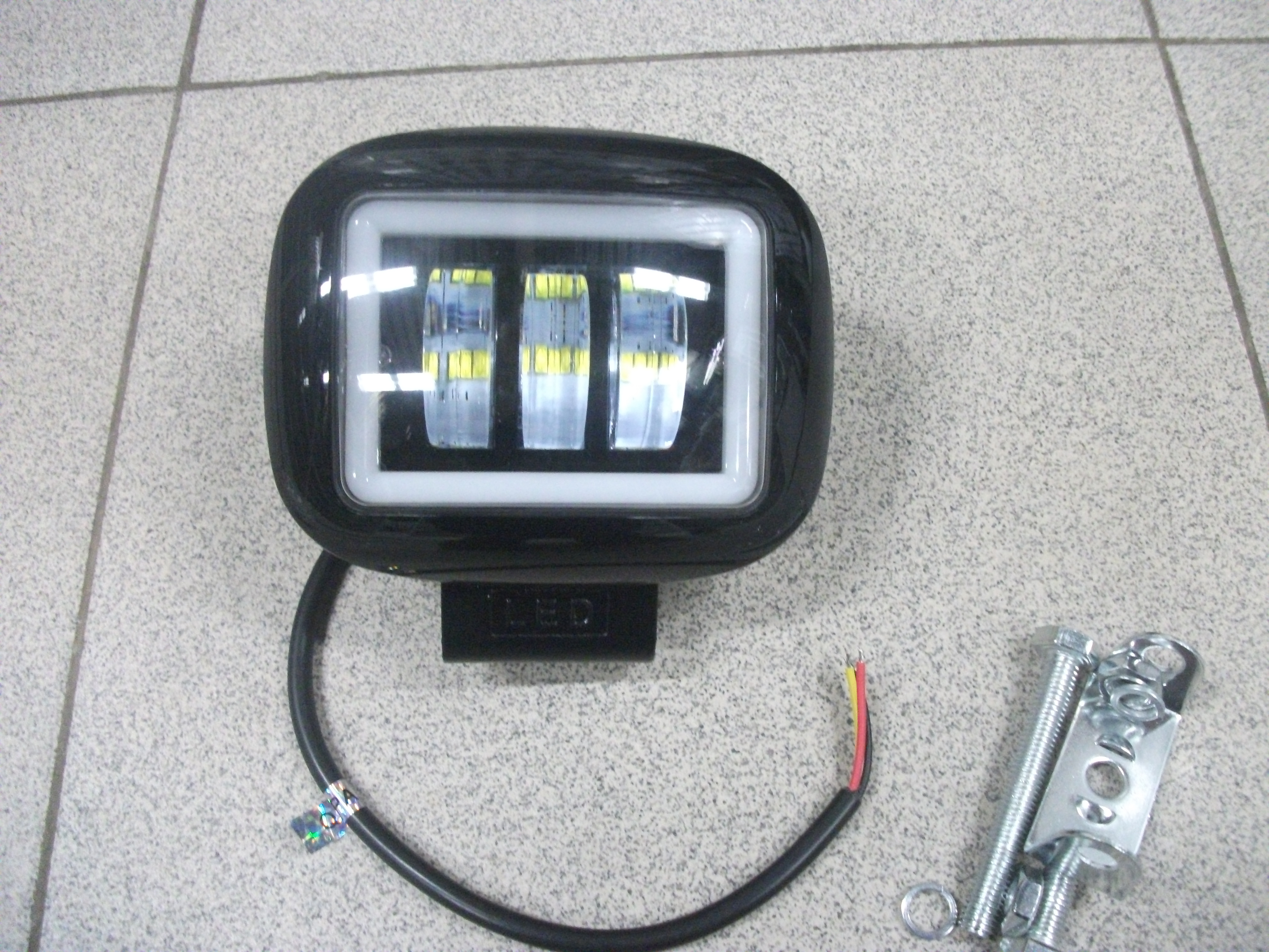 Фара   Противотуманная   30W-SQ-BLACK-W   LED  ан.ТАСС-015 Квадрат  ангельские глазки